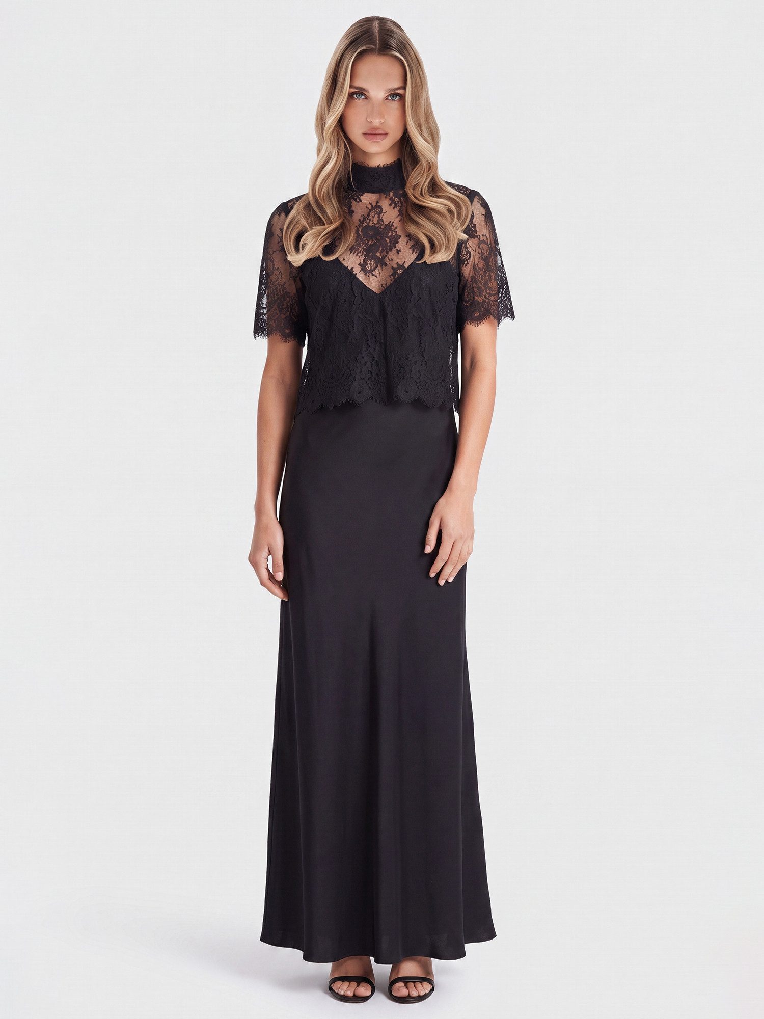 Apart Brautkleid aus Satin mit Spitzenjäckchen