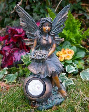 Kremers Schatzkiste Gartenfigur Edle Elfe mit Solar Blumenstrauß Figur Gartenfigur 30cm Fee Fairy LED