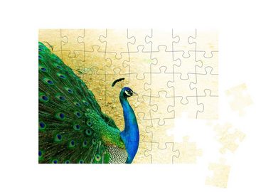 puzzleYOU Puzzle Nahaufnahme eines schönen Pfauenmännchens, 48 Puzzleteile, puzzleYOU-Kollektionen Pfauen, Tiere in Dschungel & Regenwald