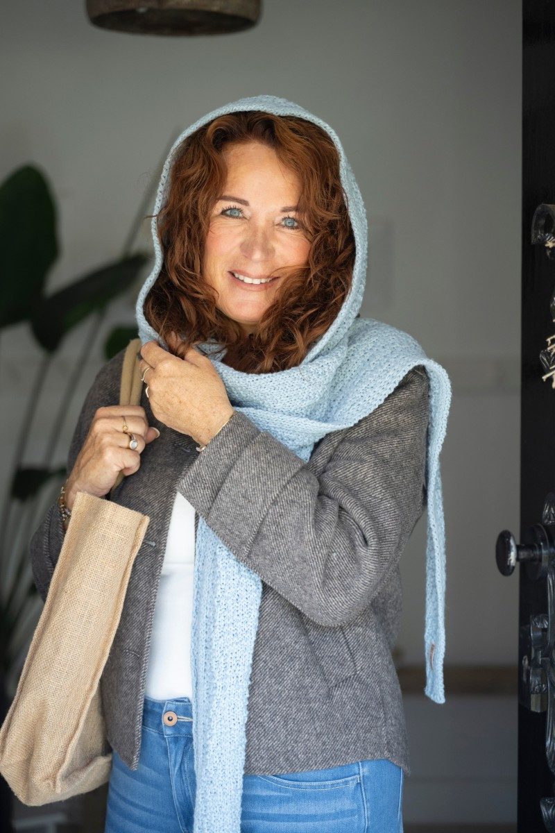 Knit Factory Strickschal Blake Kapuzenschal Celeste Hellblau, (1-St), Modell Blake, für Herbst, Winter