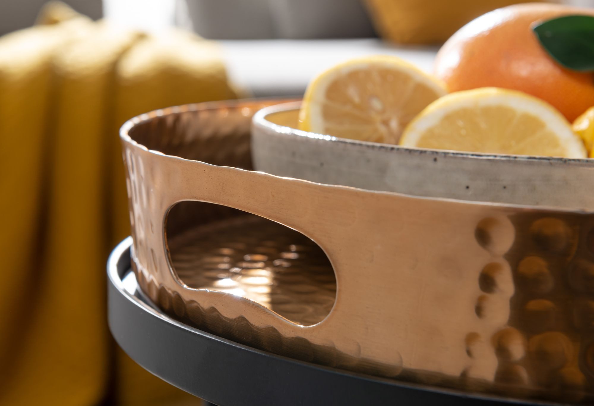 Wohnling Beistelltisch WL6.459 2er Set Metall Tabletttisch Gold Couchtisch Tisch Rund (2er Set Gold / Schwarz Metall Hammerschlag Rund), Sofatisch, Beistelltisch abnehmbares Tablett