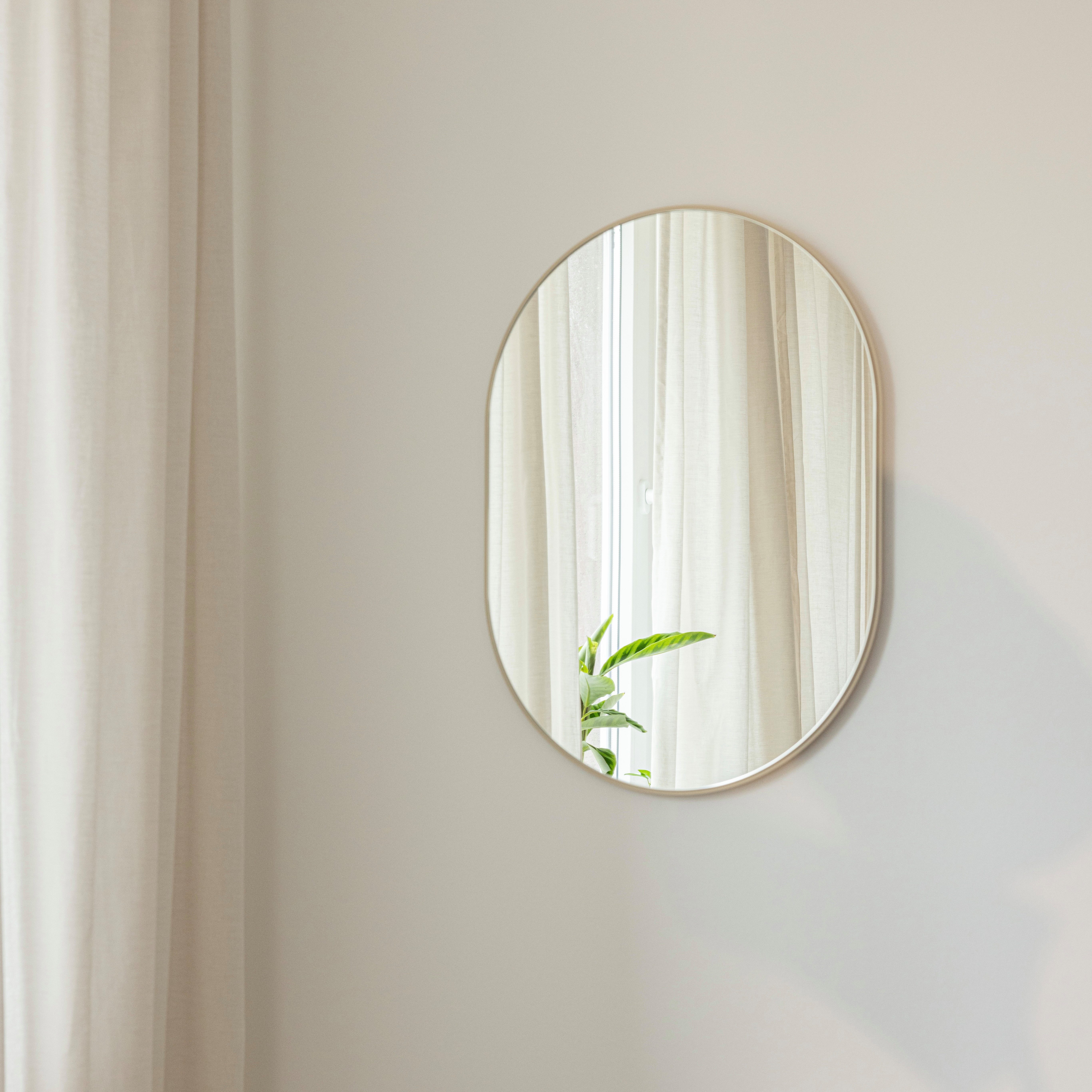 Metallbude Wandspiegel CAYA, oval, minimalistisches Design, 57 x 41 cm