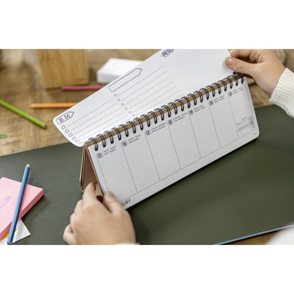 Sigel Schreibtischkalender Tischkalender Jolie 2027 Hardcover 1/2 A4 quer Black Magnolia 126 Seit