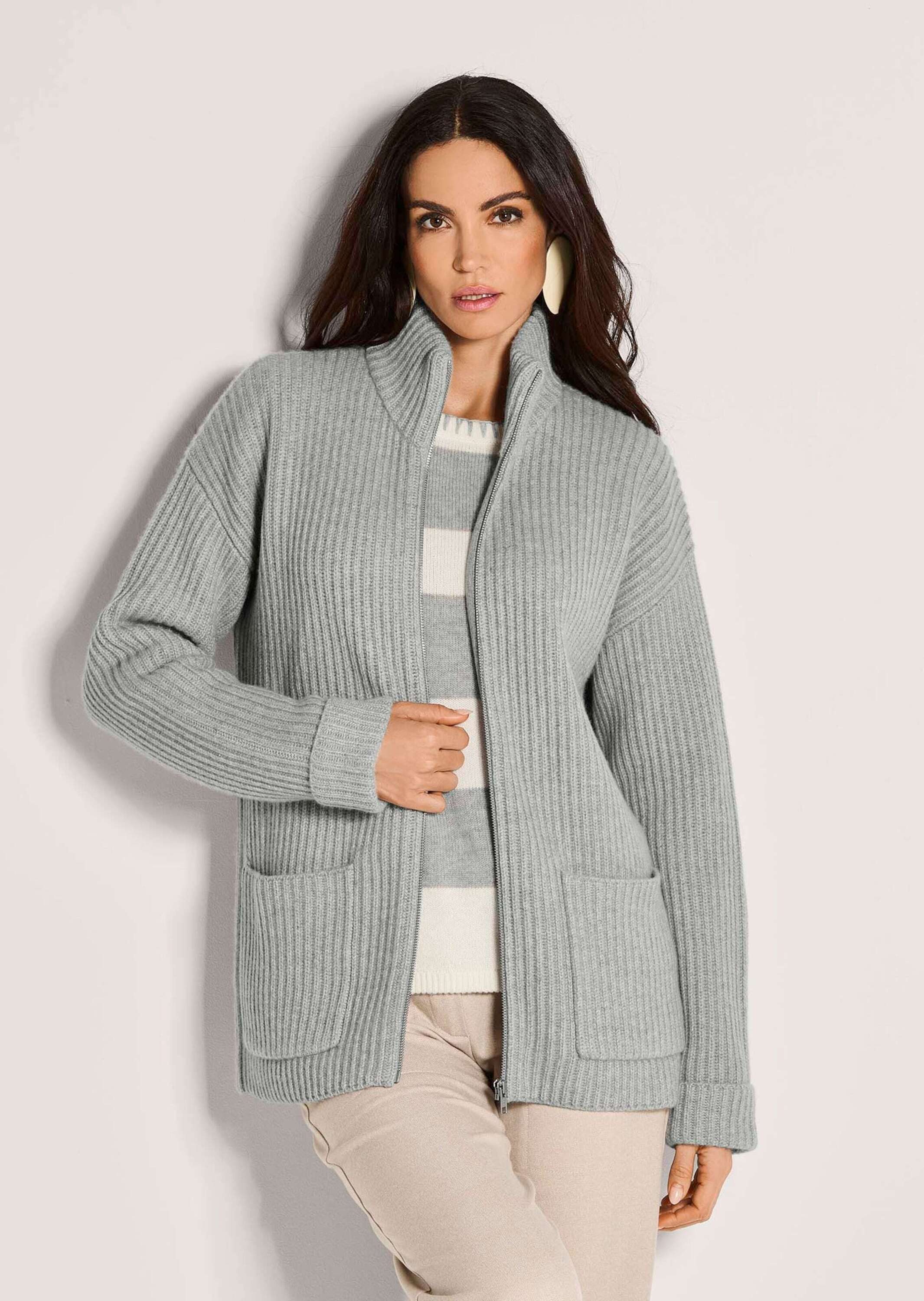 MADELEINE Strickjacke Weiche Wolljacke mit Reißverschluss Patentstrickjacke mit Stehkragen, Taschen und Langarm