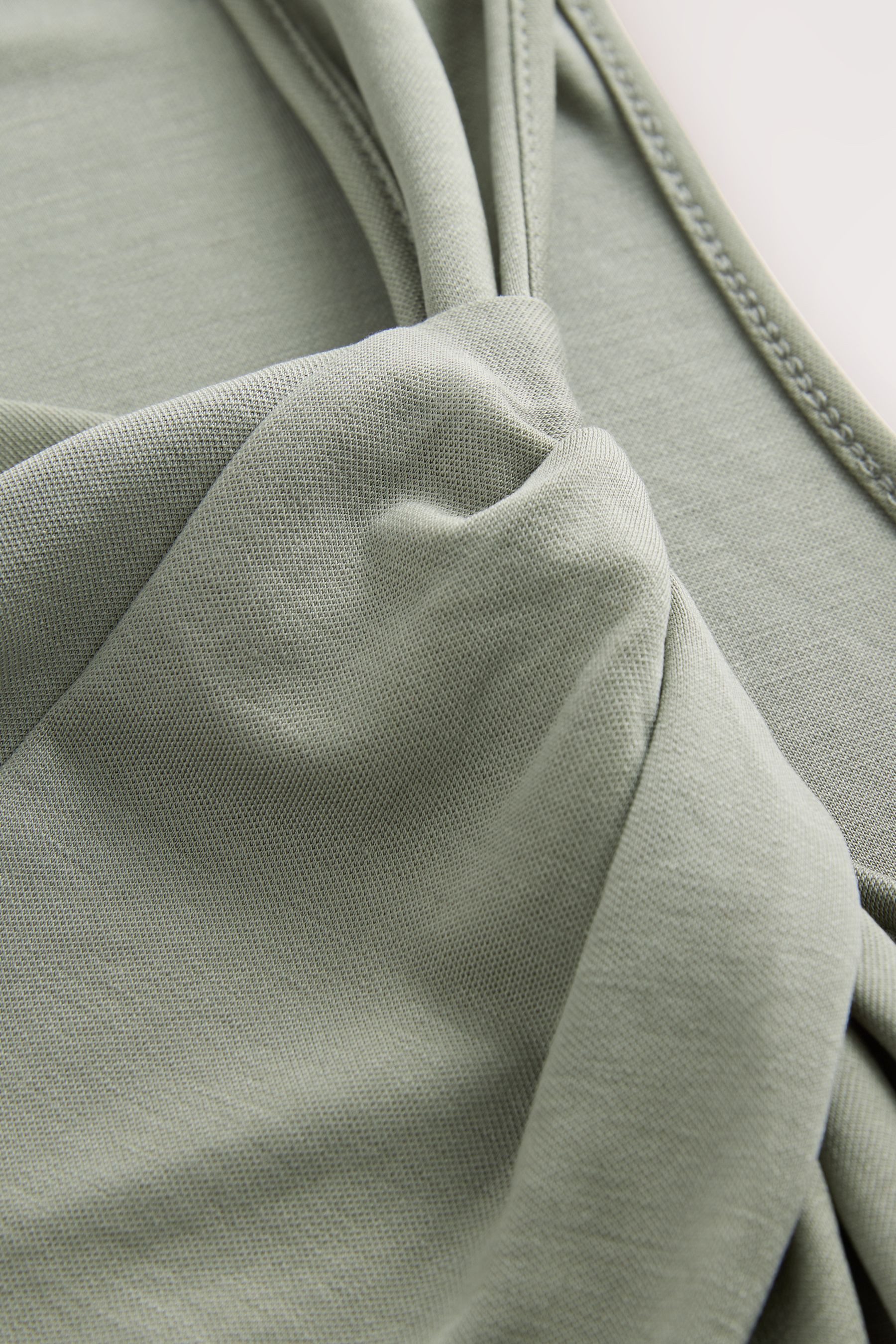 Next Jerseykleid Anschmiegsames Minikleid mit Drehdetail (1-tlg)