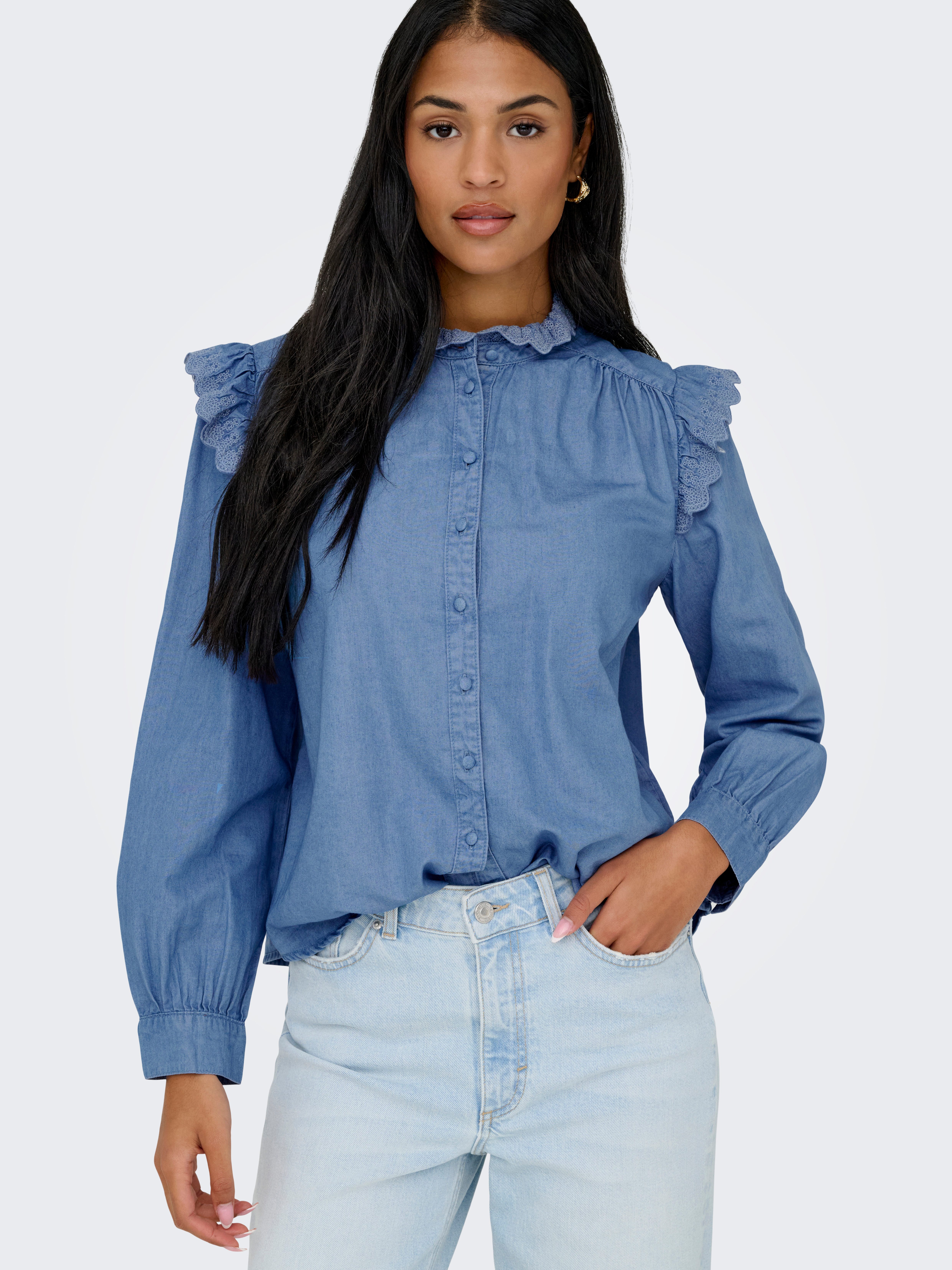 ONLY Jeansbluse ONLPIPER L/S EMB FRILL DNM SHIRT QYT mit Rüschen