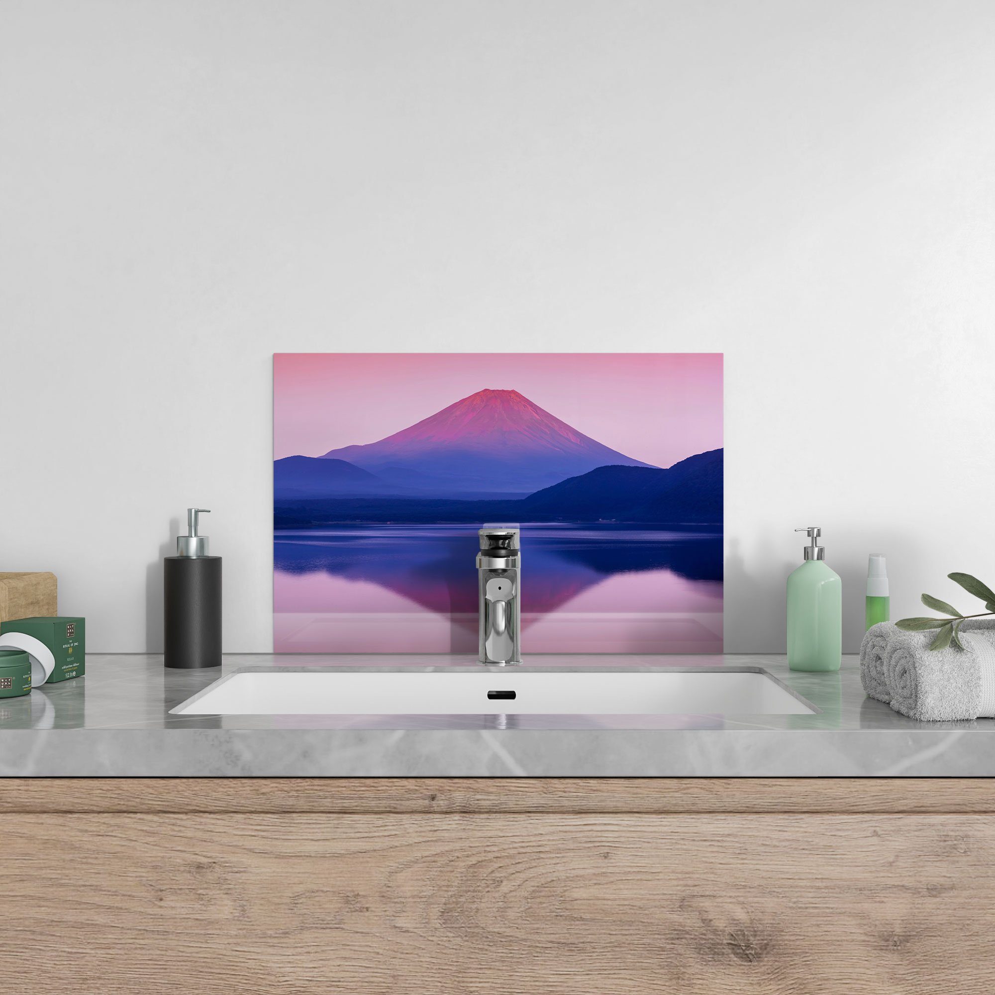 DEQORI Küchenrückwand 'See Motosu Spritzschutz Fuji', Mt. Badrückwand und Herdblende Glas