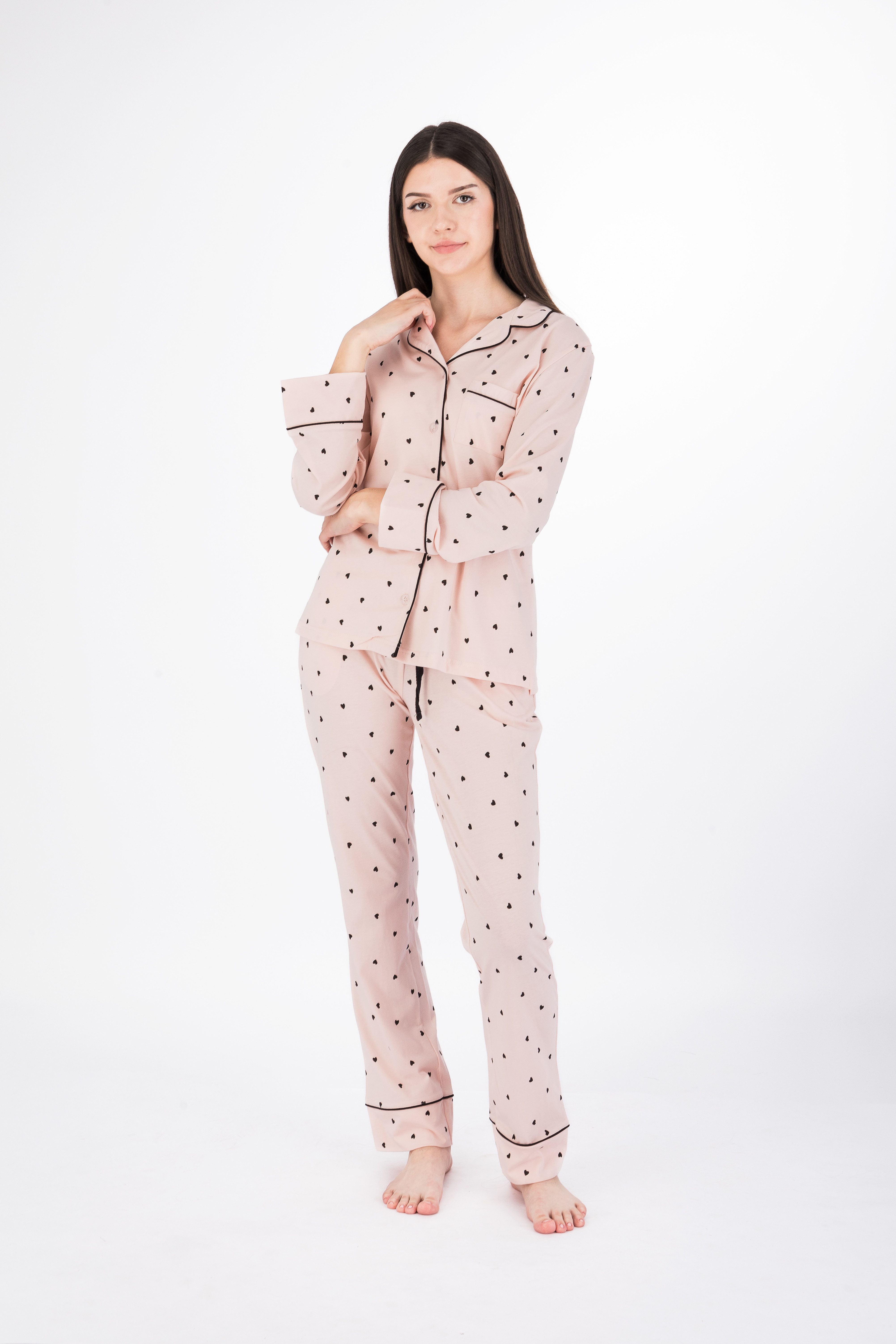 SNOOZE OFF Pyjama Schlafanzug in zartem rosa-beige mit schwarzen Herzen (2 tlg., 1 Stück) und Kontrastpaspeldetails