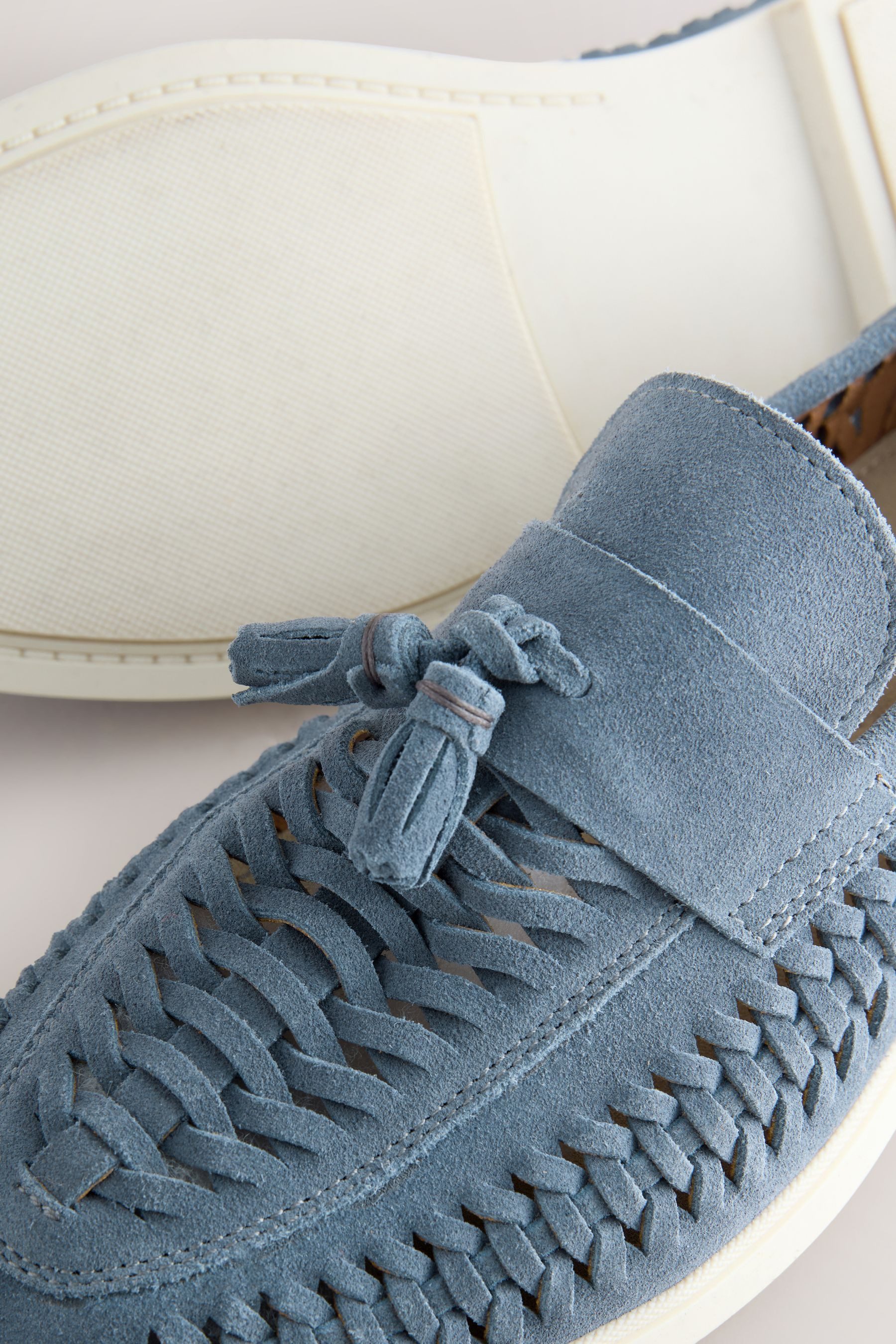 Next Loafer aus Veloursleder mit Quastendetails Loafer (1-tlg)