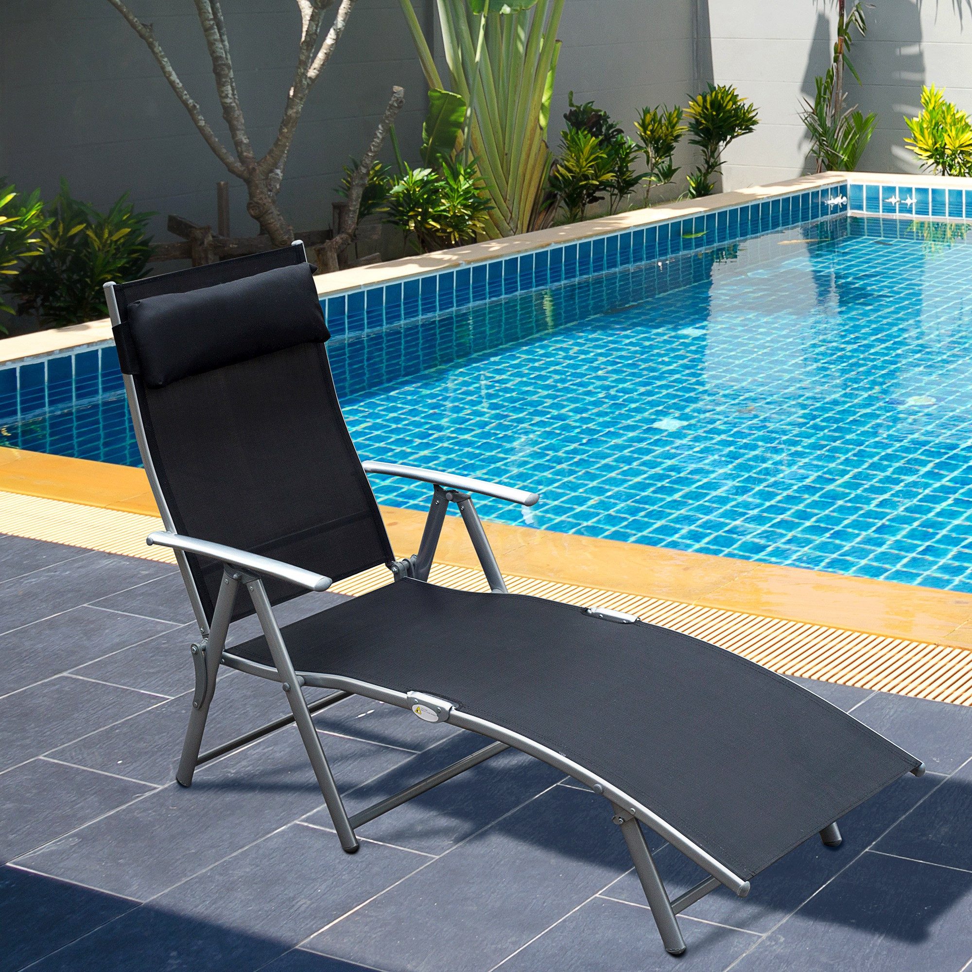 CHICFURN Gartenliege Klappbare Sonnenliege mit Kissen und 7-fach verstellbarer Lehne, Packung, 1 St., Relaxsessel belastbar bis 165 kg, geeignet für Strand & Outdoor, Farbe Schwarz, ideal für Urlaub, Pool, Terrasse oder Balkonbereich