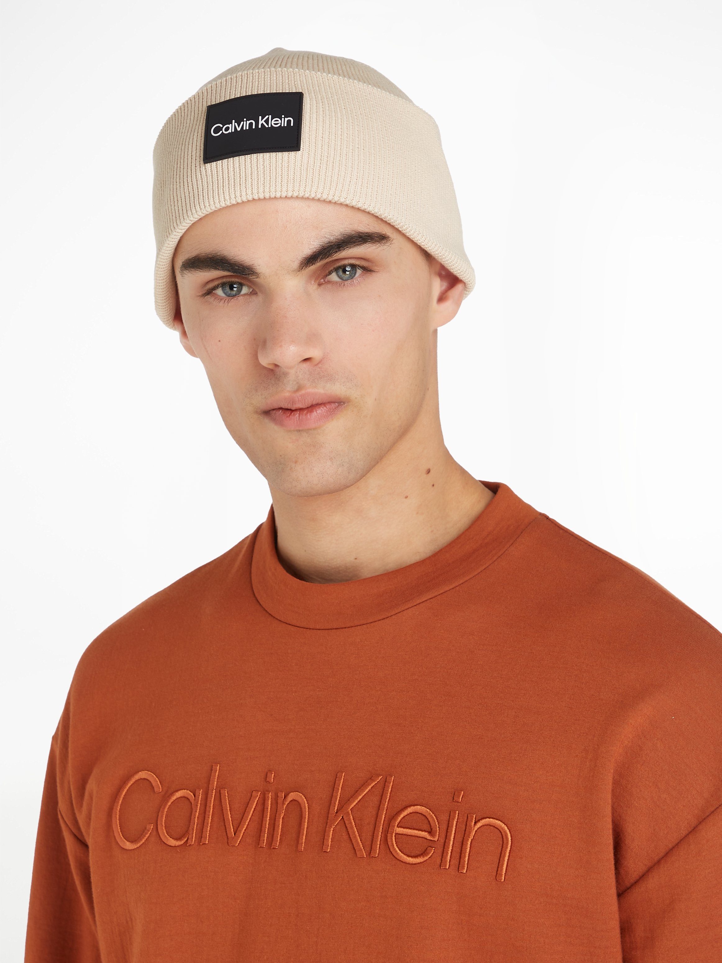 Calvin Klein Beanie FINE COTTON BEANIE Beige mit RIB Stony Logopatch