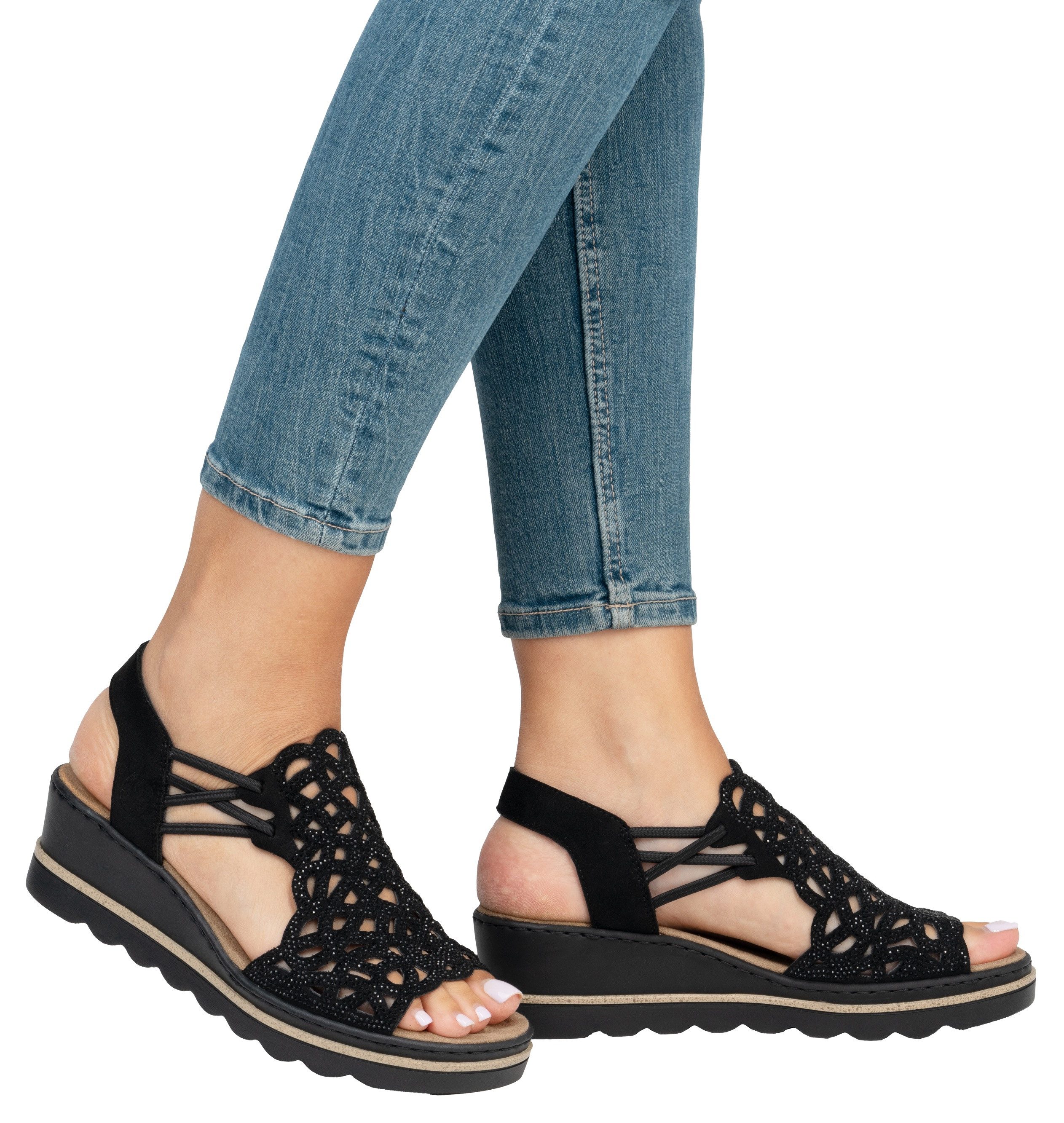 Rieker Keilsandalette Sommerschuh, Plateausandale, Schlupfschuh mit Schmucksteinchen