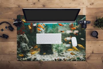 MuchoWow Gaming Mauspad Kleine Fische in einem Aquarium (1-St), Büro für Tastatur und Maus, Mousepad Gaming, 90x60 cm, XXL, Großes