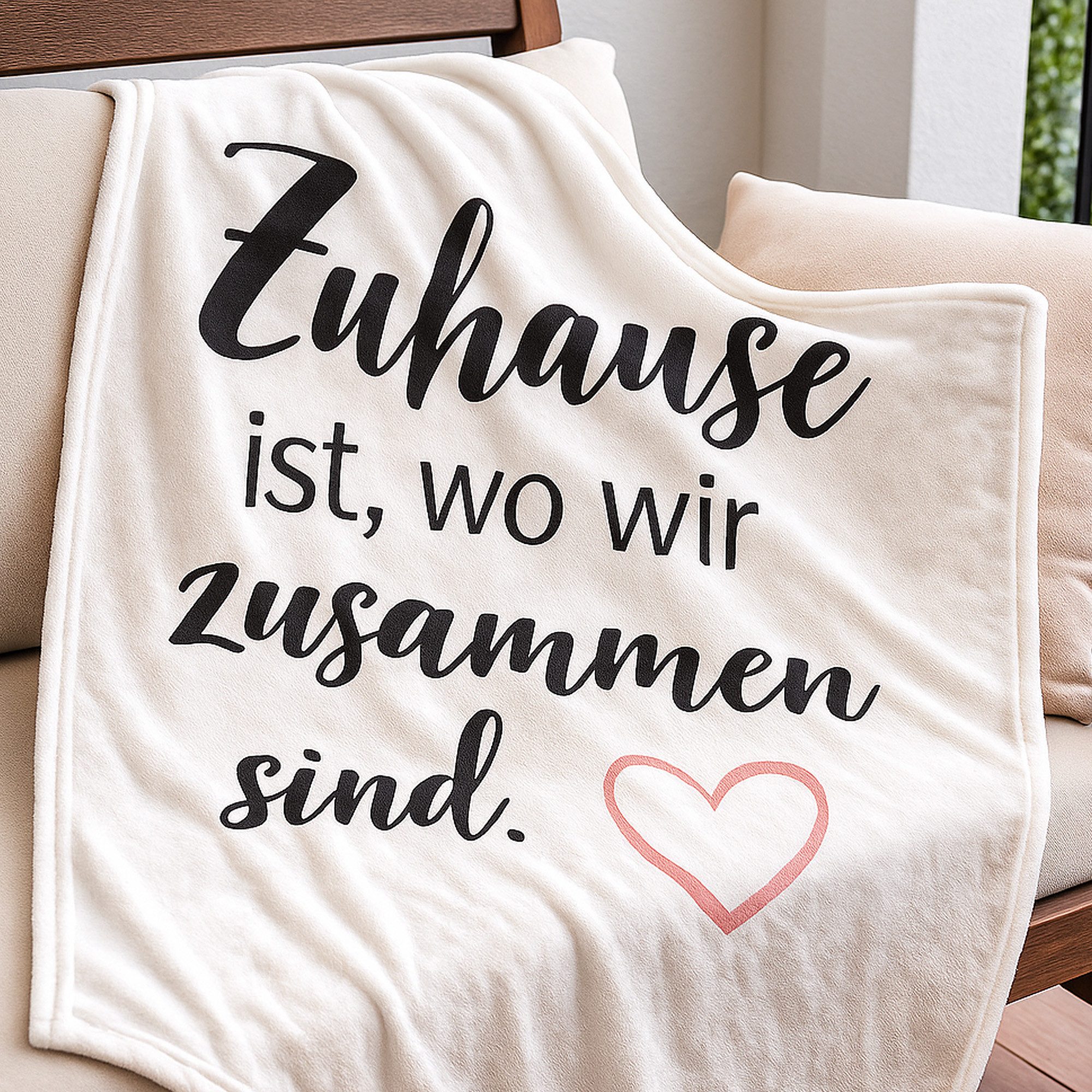 Wohndecke Flanell mit Spruch "Zuhause", Bestlivings, 130x160cm, flauschig, wärmend, pflegeleicht (bei 40°C waschbar)