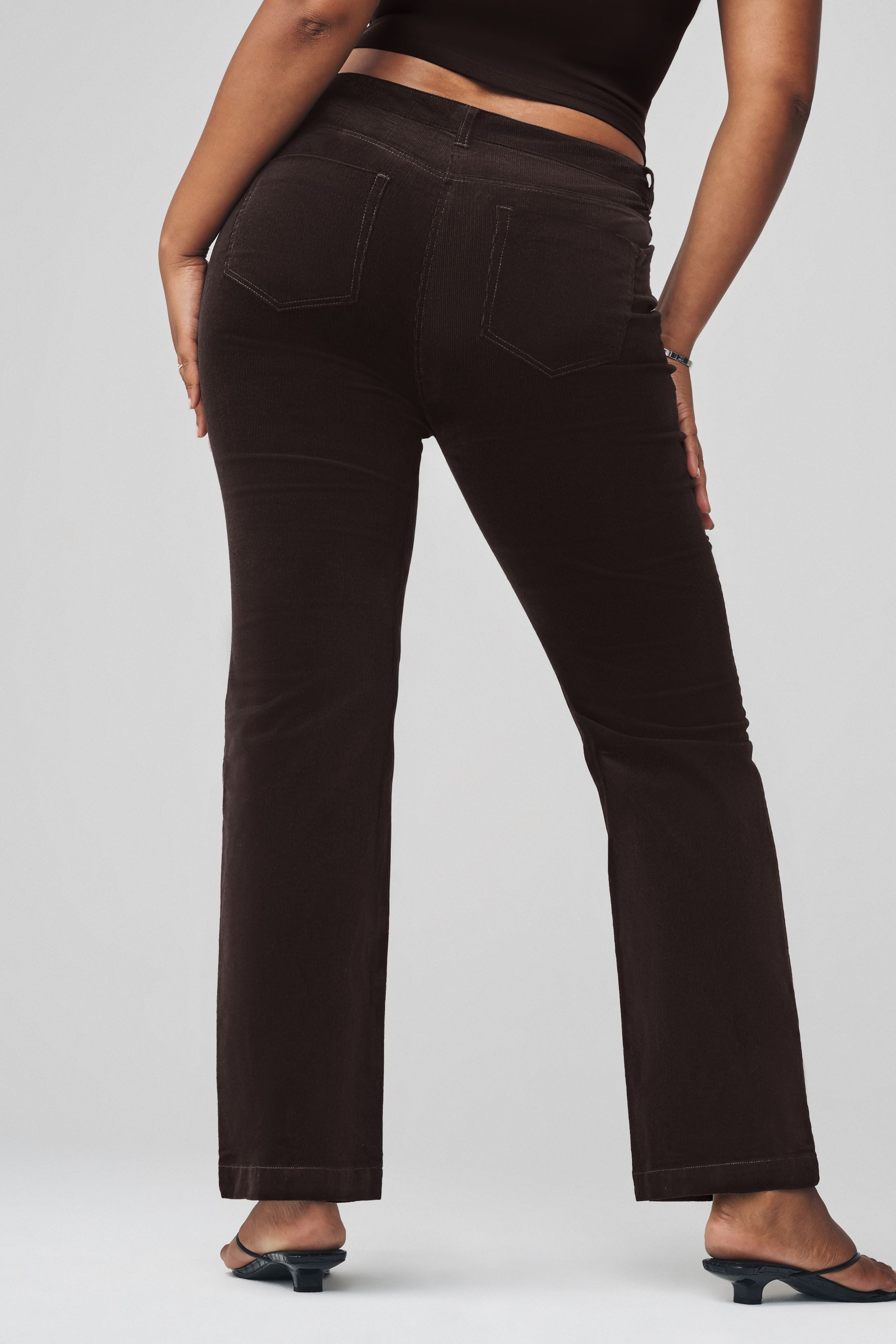 Next Bootcuthose Bootcut-Cordhose in Sanduhrenform (1-tlg) günstig online kaufen