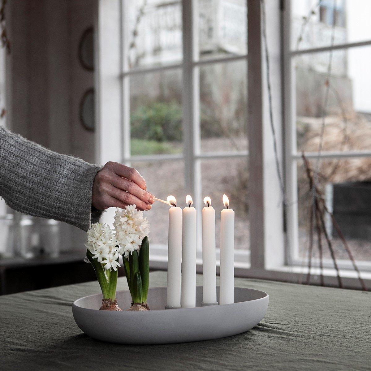 Storefactory Scandinavia Kerzenständer Kerzenhalter GULLHOLMEN grau Keramik, 33x22x6 cm