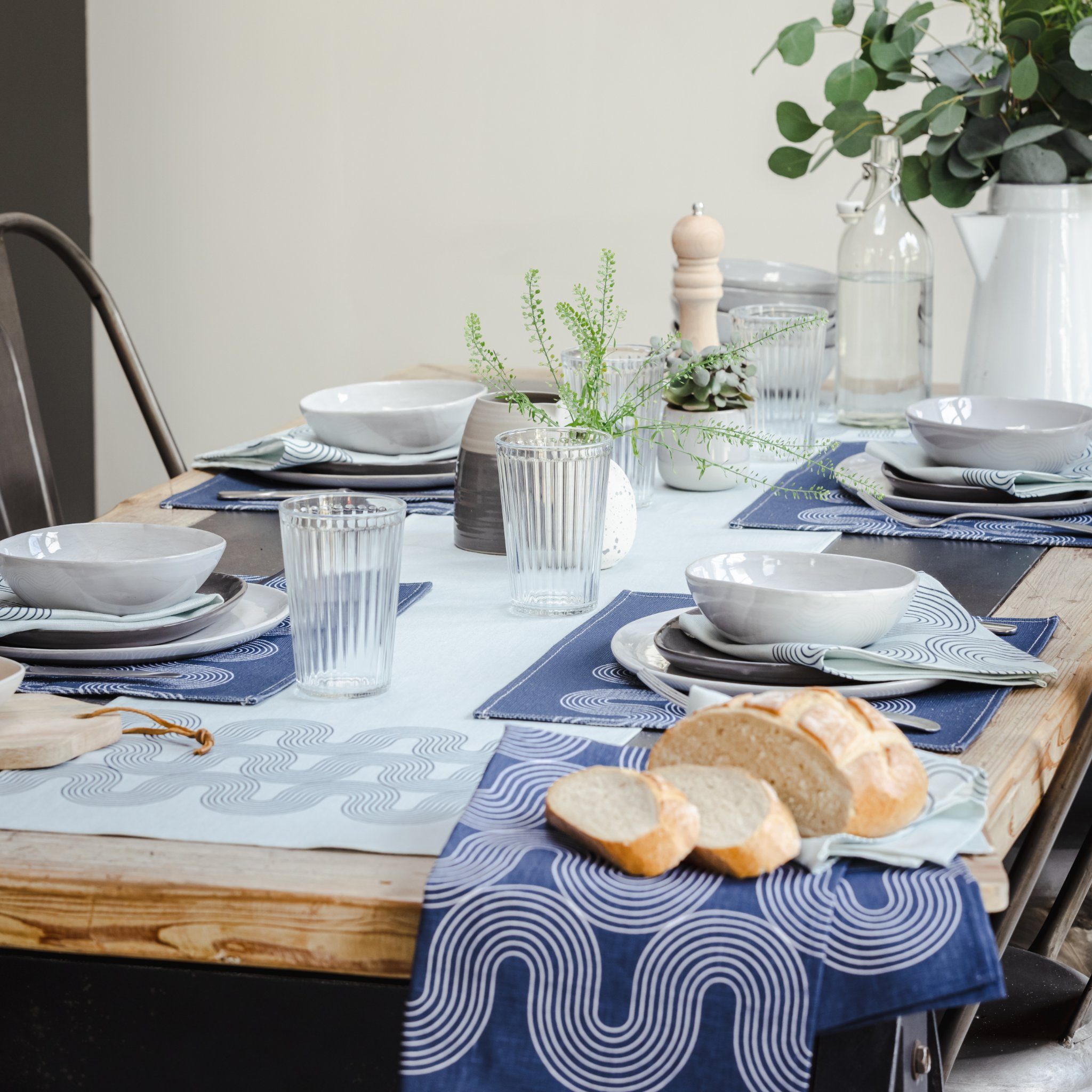 Ulster Weavers Tischläufer Causeway Geo (1-tlg), Maße: 180x37x0,05 oder 230x37x0,05 cm, 100 % Leinen