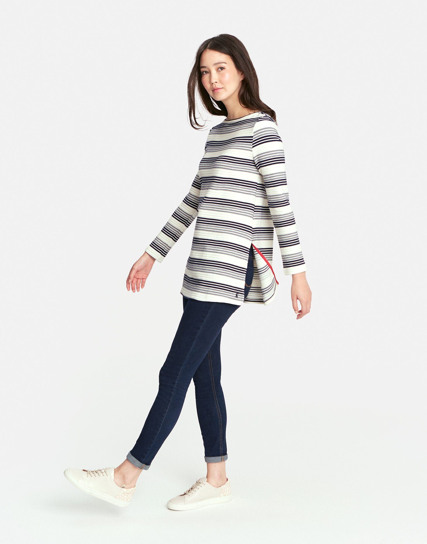 Tom Joule Pullover im Streifen Design mit Blumen Druck Navy Tom Joule Pullover im Streifen Design mit Blumen Druck Navy