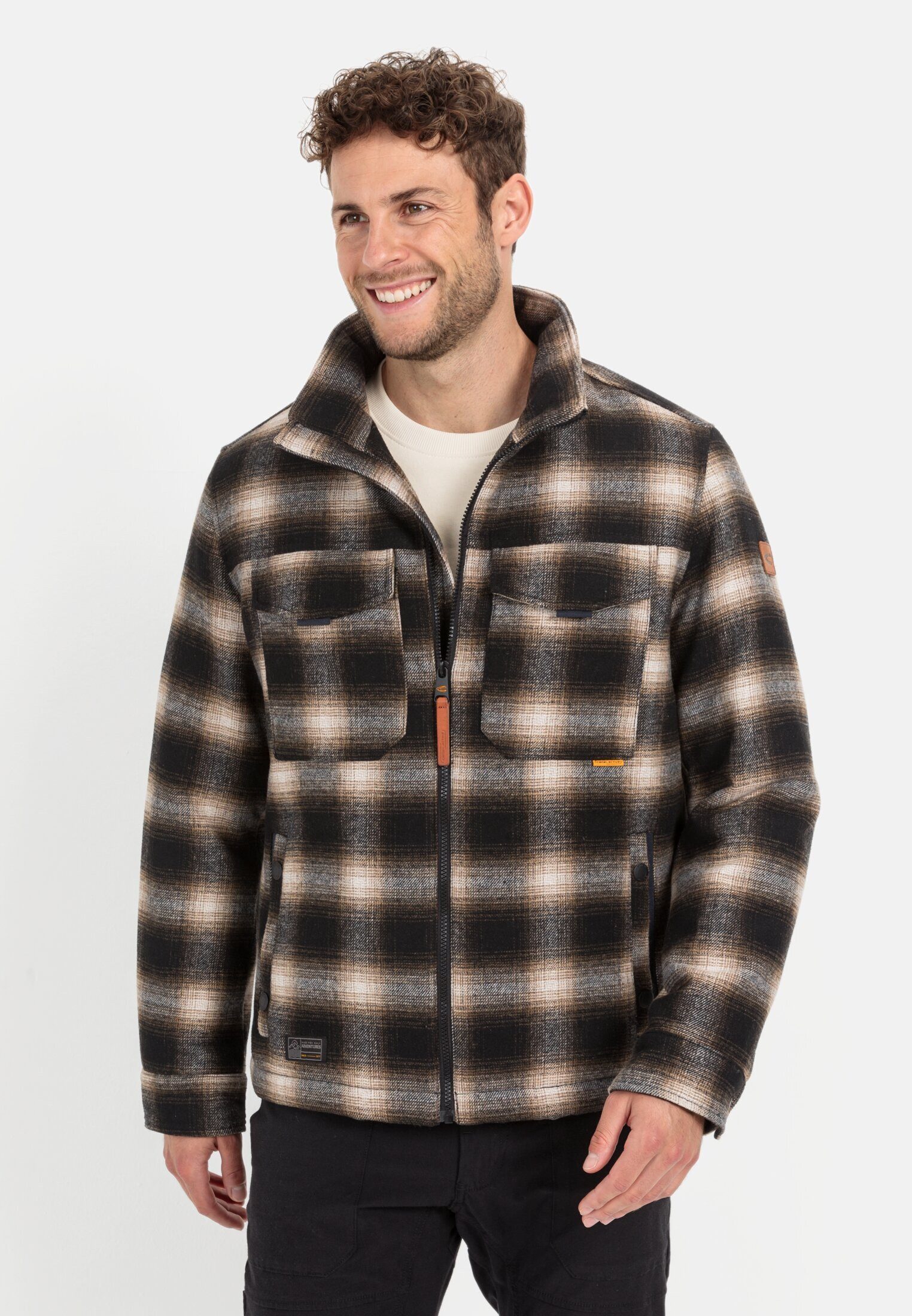 Kurzjacke mit einem Reißverschluss