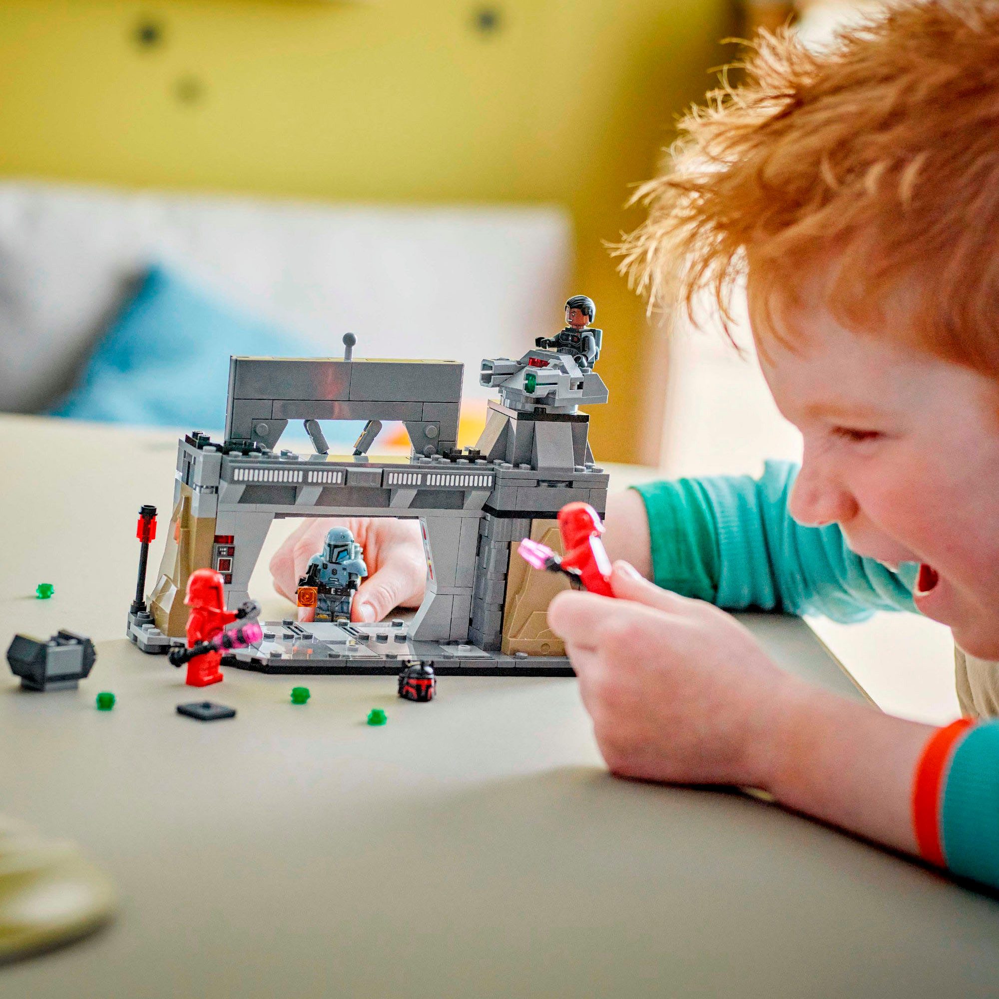 LEGO® Duell zwischen Paz Vizsla™ und günstig online kaufen