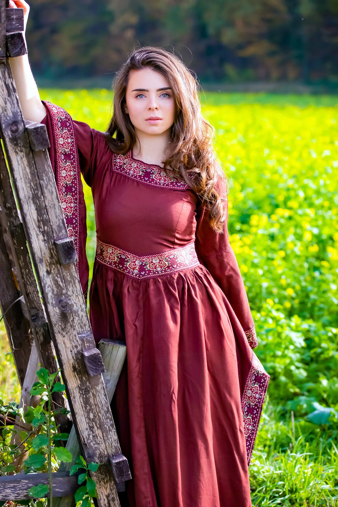Leonardo Carbone Burgfräulein-Kostüm Edles Viskose Kleid Burgundrot