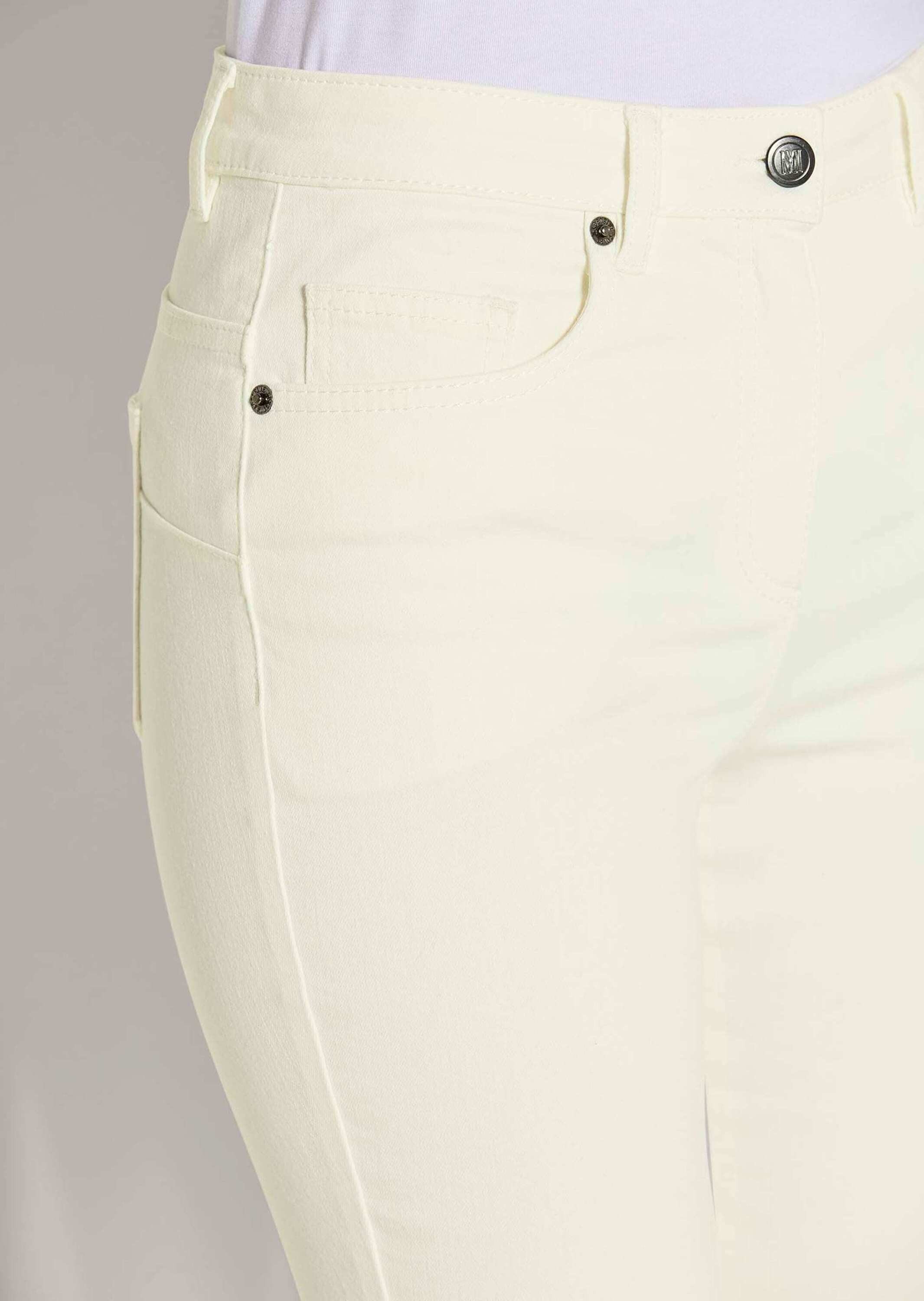 MADELEINE Gerade Jeans Kurzgröße: Gerade Five-Pocket-Jeans mit Stretch Lange Jeans mit bequemem Formbund, Gürtelschlaufen