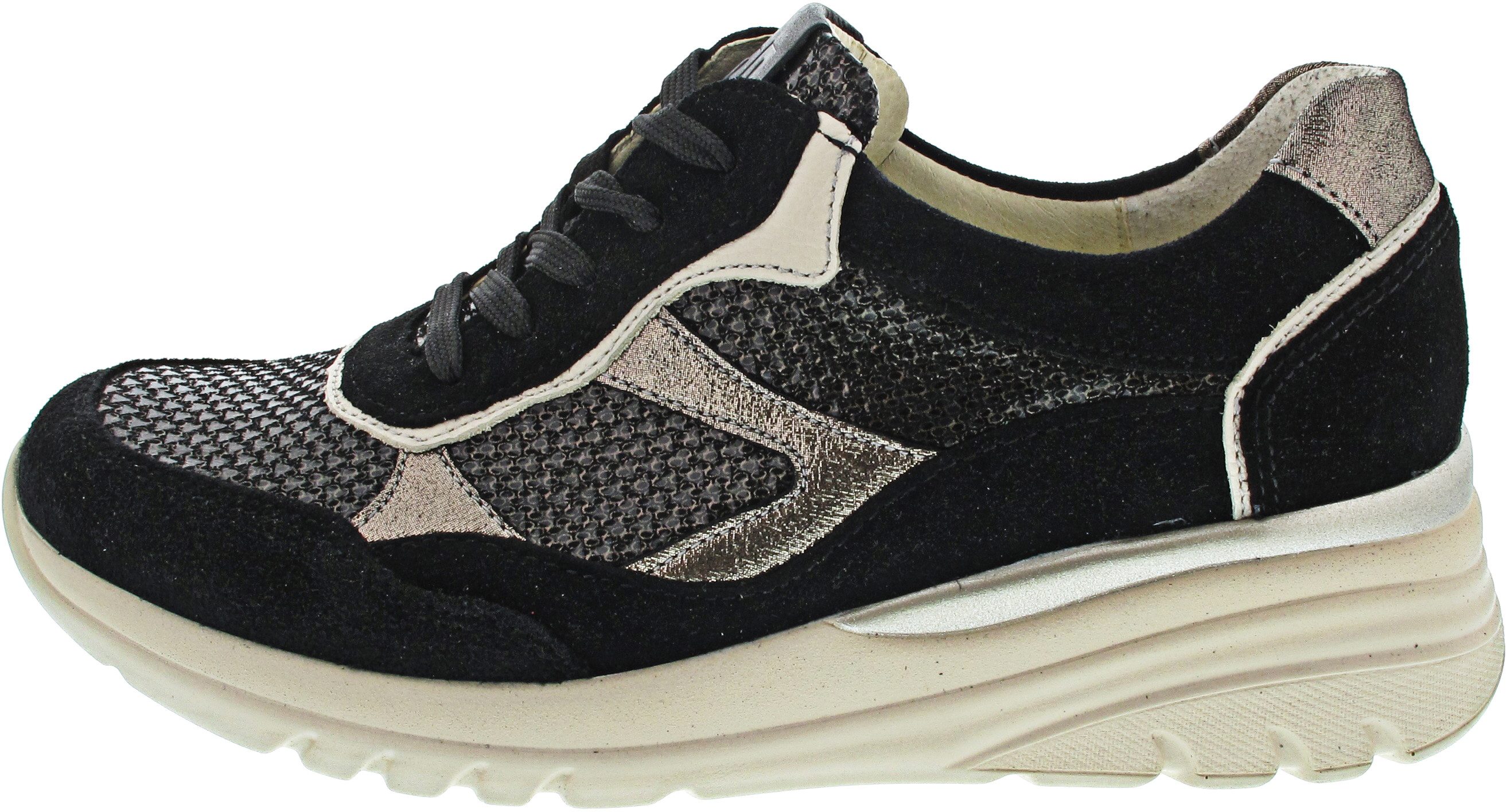 Schnürschuh