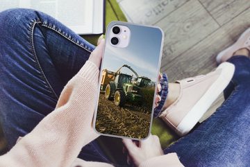 MuchoWow Handyhülle Traktor - Anhänger - Mais - Grün - Landleben, Handyhülle Apple iPhone 11, Smartphone-Bumper, Print, Handy