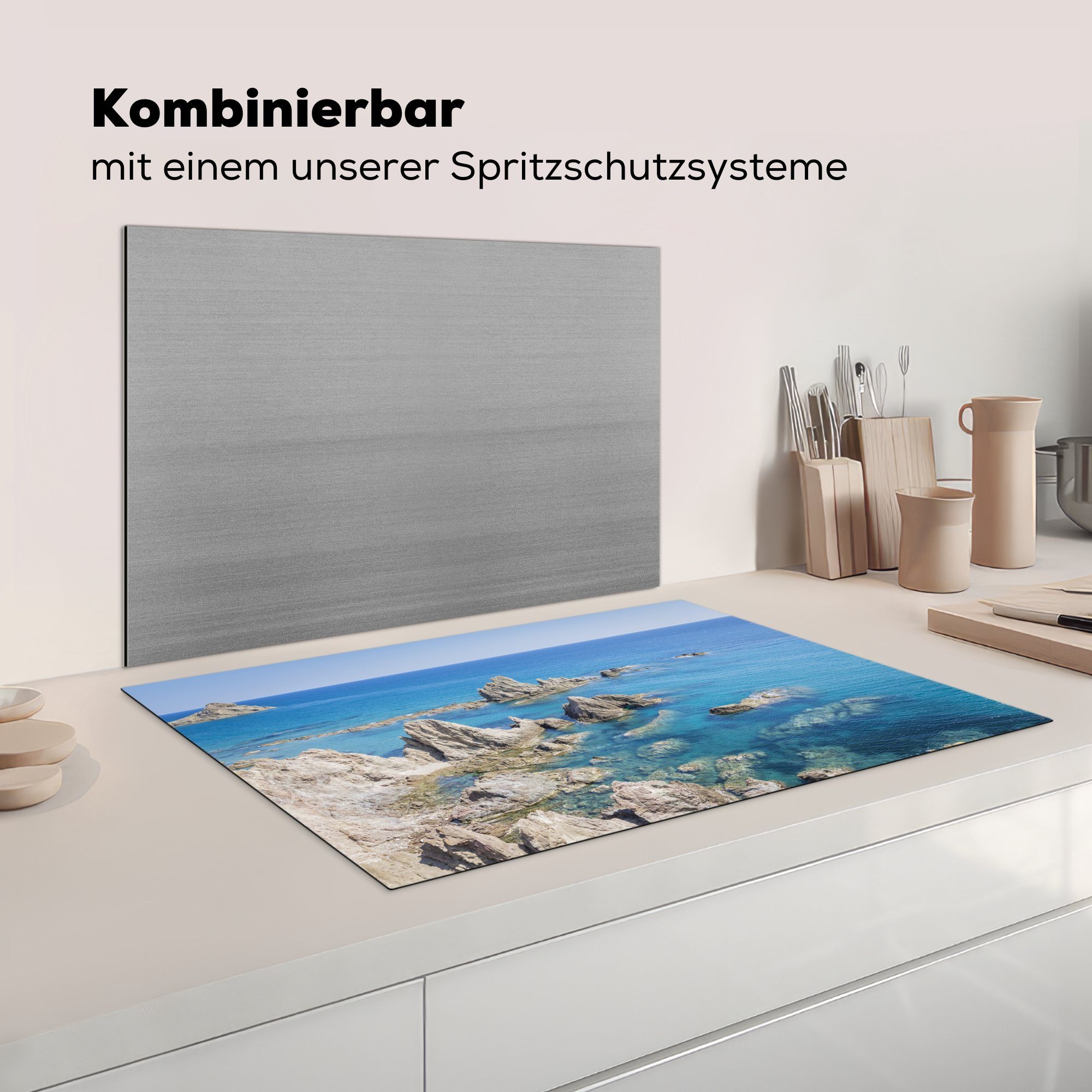 Induktionskochfeld MuchoWow 81x52 Küste tlg), bei (1 Die für felsige Lanzarote, Schutz Vinyl, Ceranfeldabdeckung Herdblende-/Abdeckplatte küche, die cm, von Arrecife