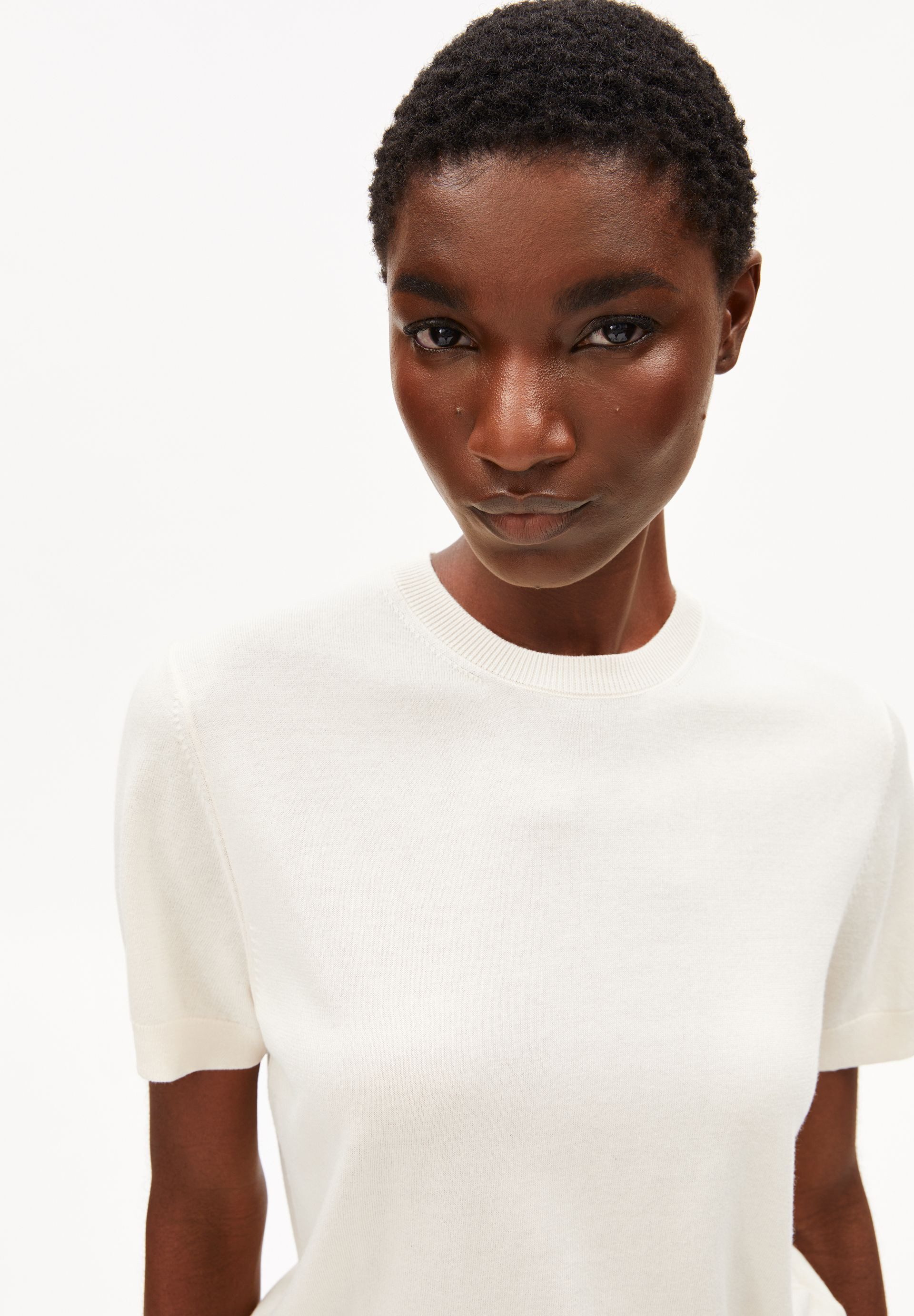 Armedangels T-Shirt FINE KNIT Strickshirt aus TENCEL™ Modal Mix Regular Fit