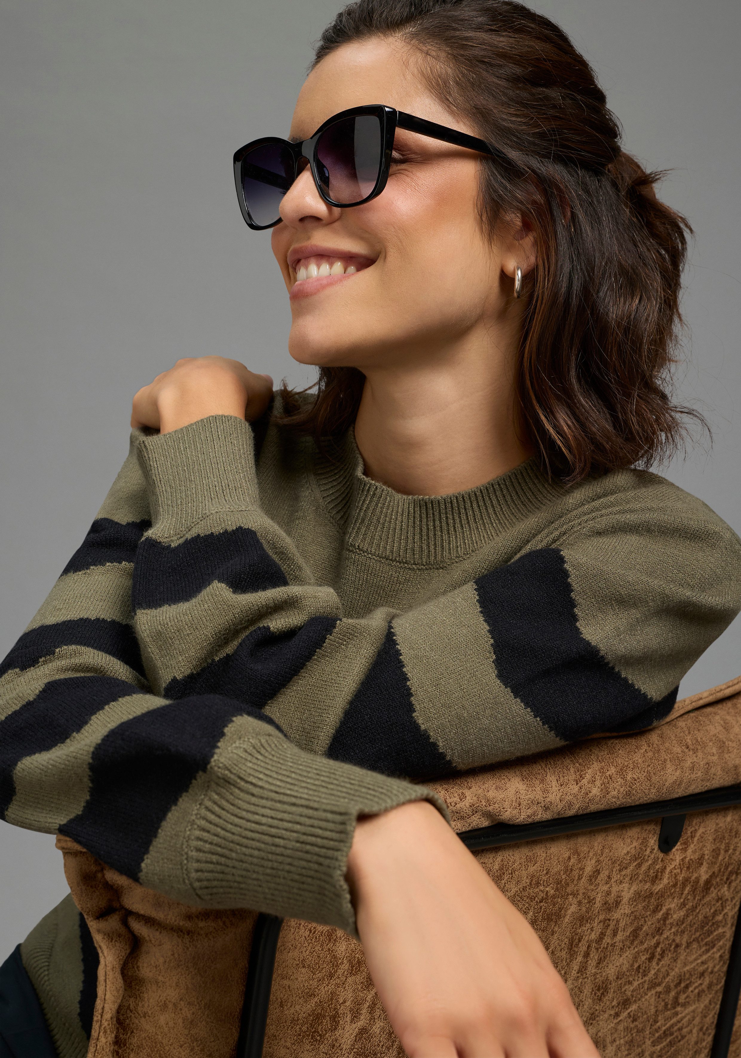 Laura Scott Sonnenbrille für Damen mit grauen Verlaufsgläsern