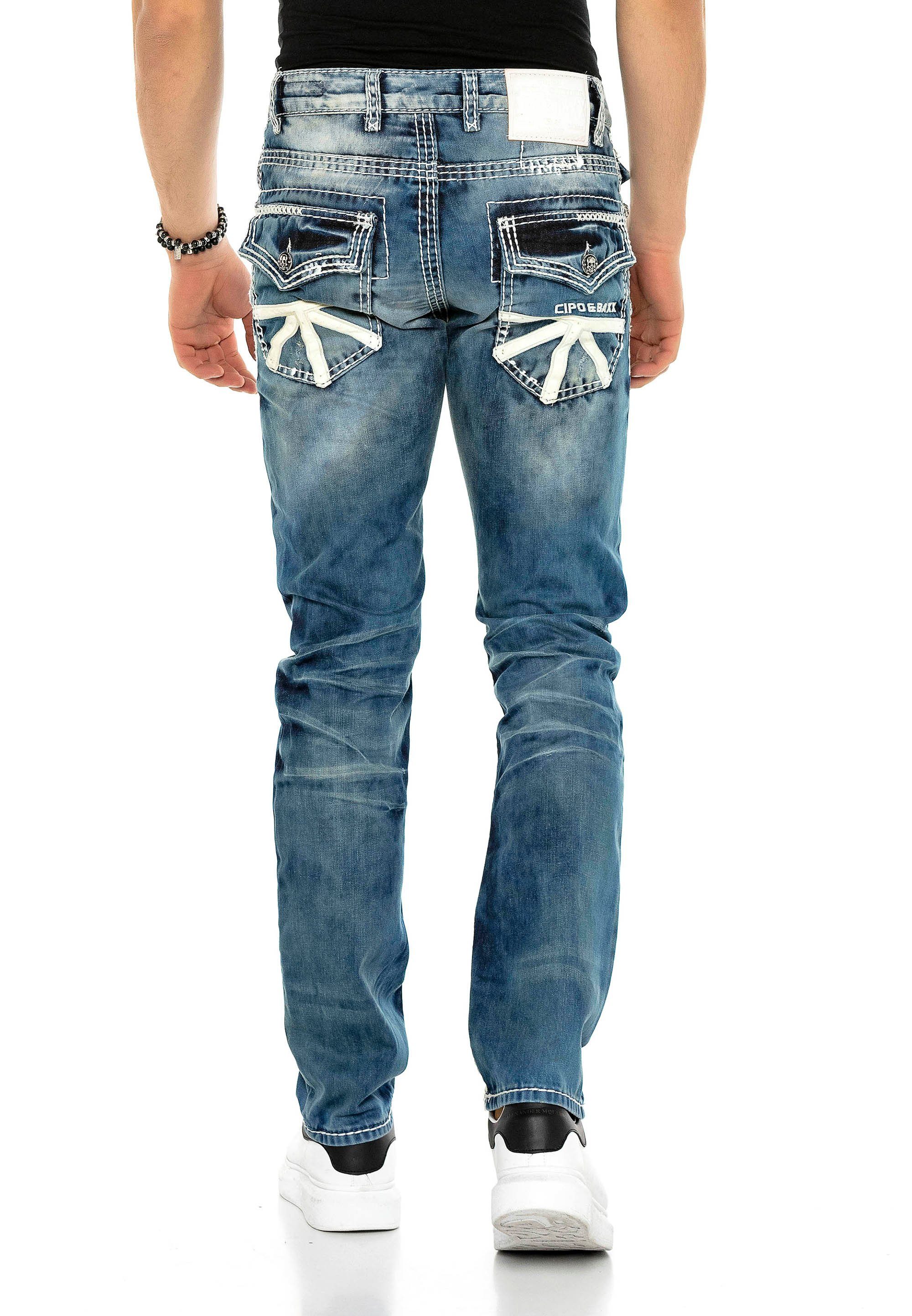 Cipo & Baxx Bequeme Straight im Jeans Fit coolen Used-Look