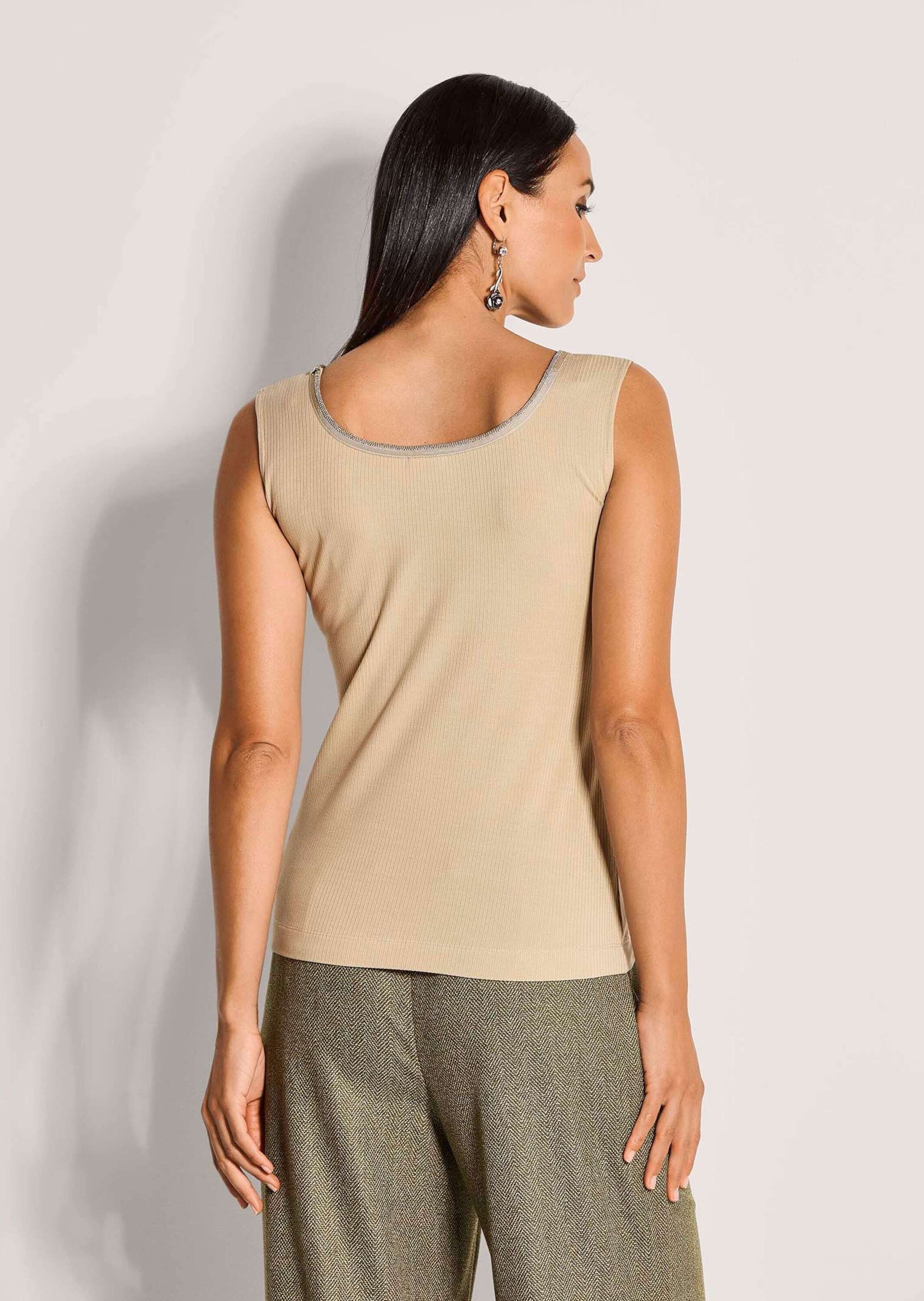 MADELEINE Shirttop Komfortables Top mit Kettendetail Rundhals Shirt ohne Ärmel, feine Ketten-Paspelierung