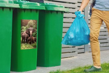 MuchoWow Wandsticker Elefant - Tiere - Wald - Gras - Grün (1 St), Mülleimer-aufkleber, Mülltonne, Sticker, Container, Abfalbehälter