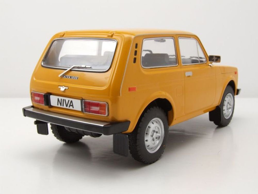 MCG Modellauto Lada Niva 1976 gelb, Maßstab 1:18