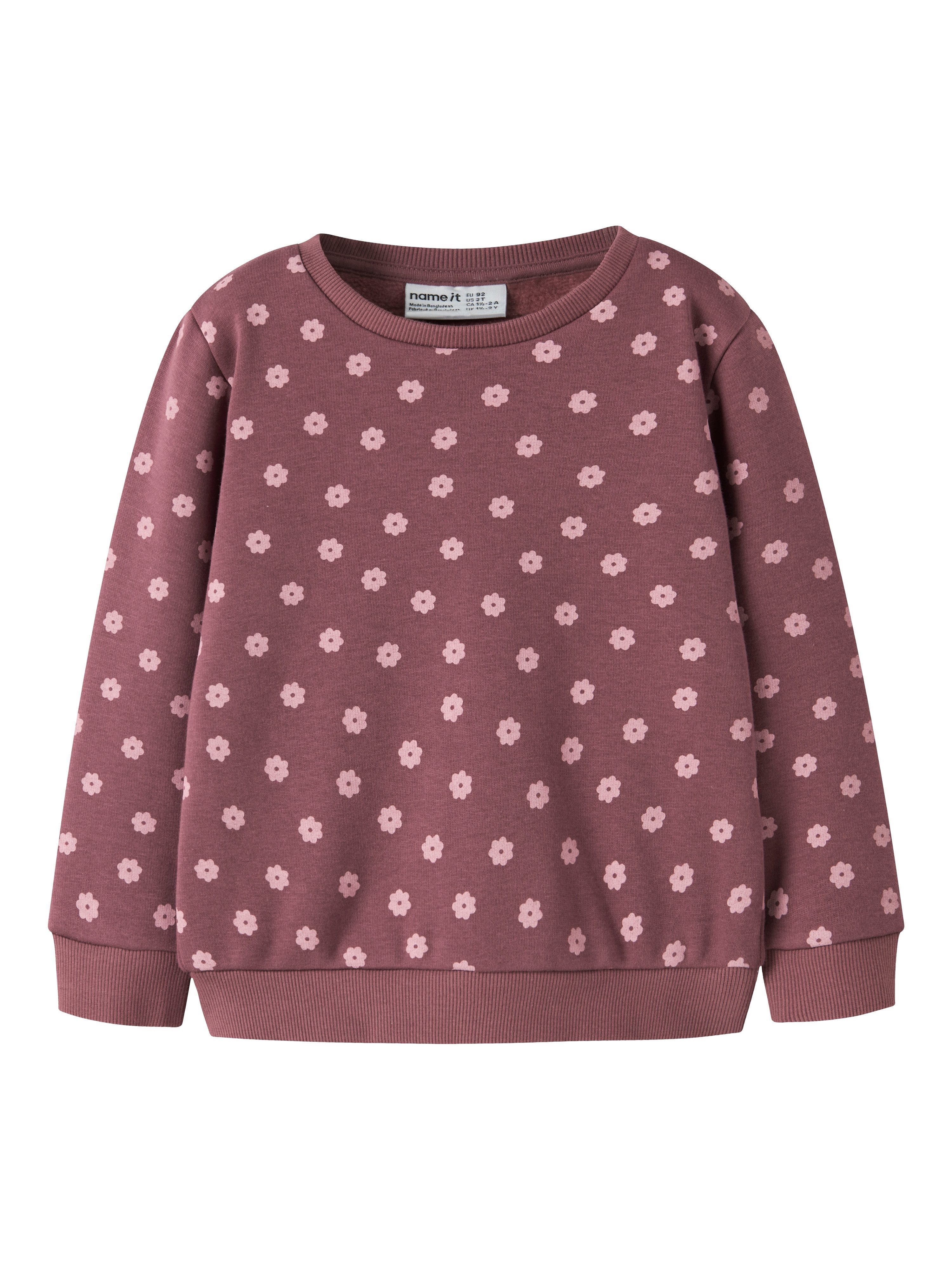 Name It Sweatshirt NMFDAVINA LS SWEAT FLEECE BRU NOOS in klassischer Form und mit tollem Alloverprint