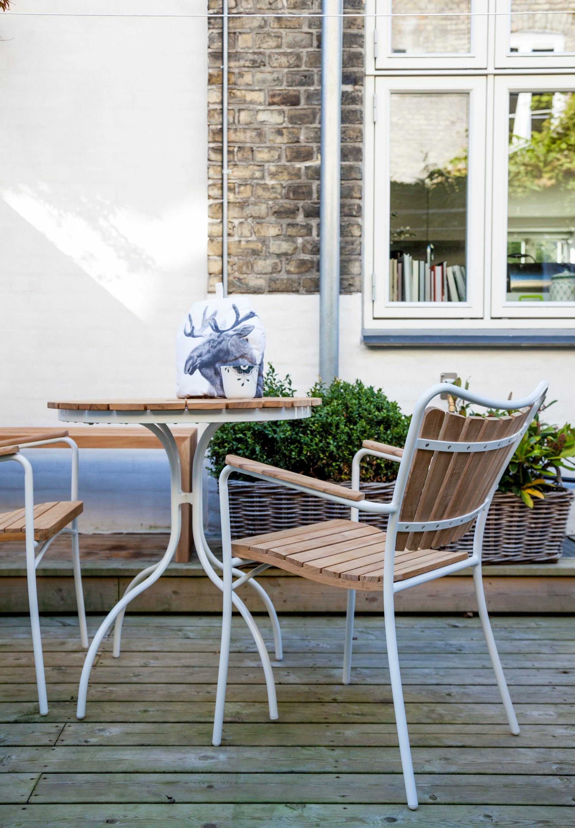 Cinas Sitzgruppe Ellen, Dezente Retro-Anmutung, robuste Ausführung, wohnlicher Ausdruck