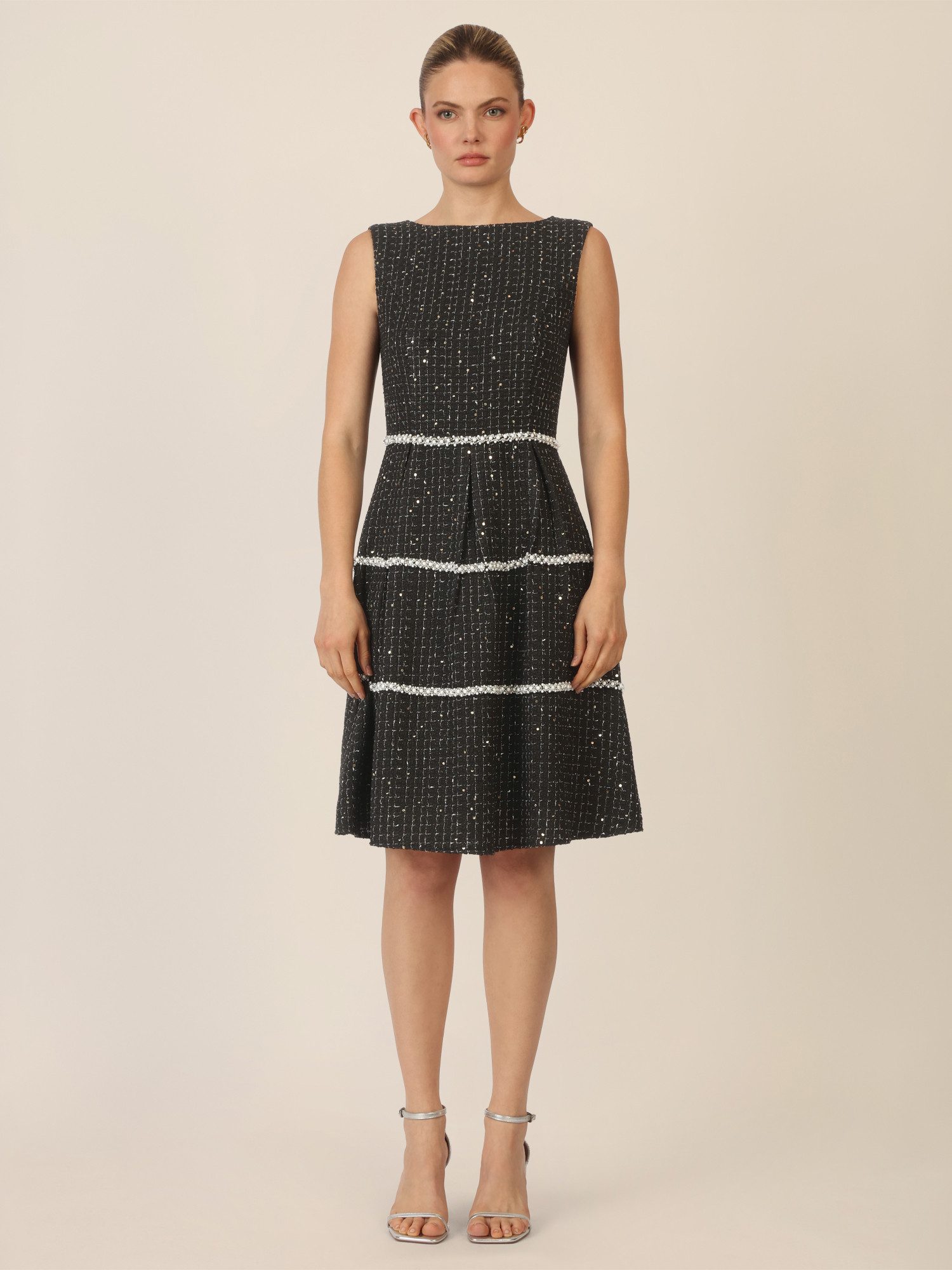 Apart Abendkleid mit kleinen, eingewebten, goldfarbenen günstig online kaufen