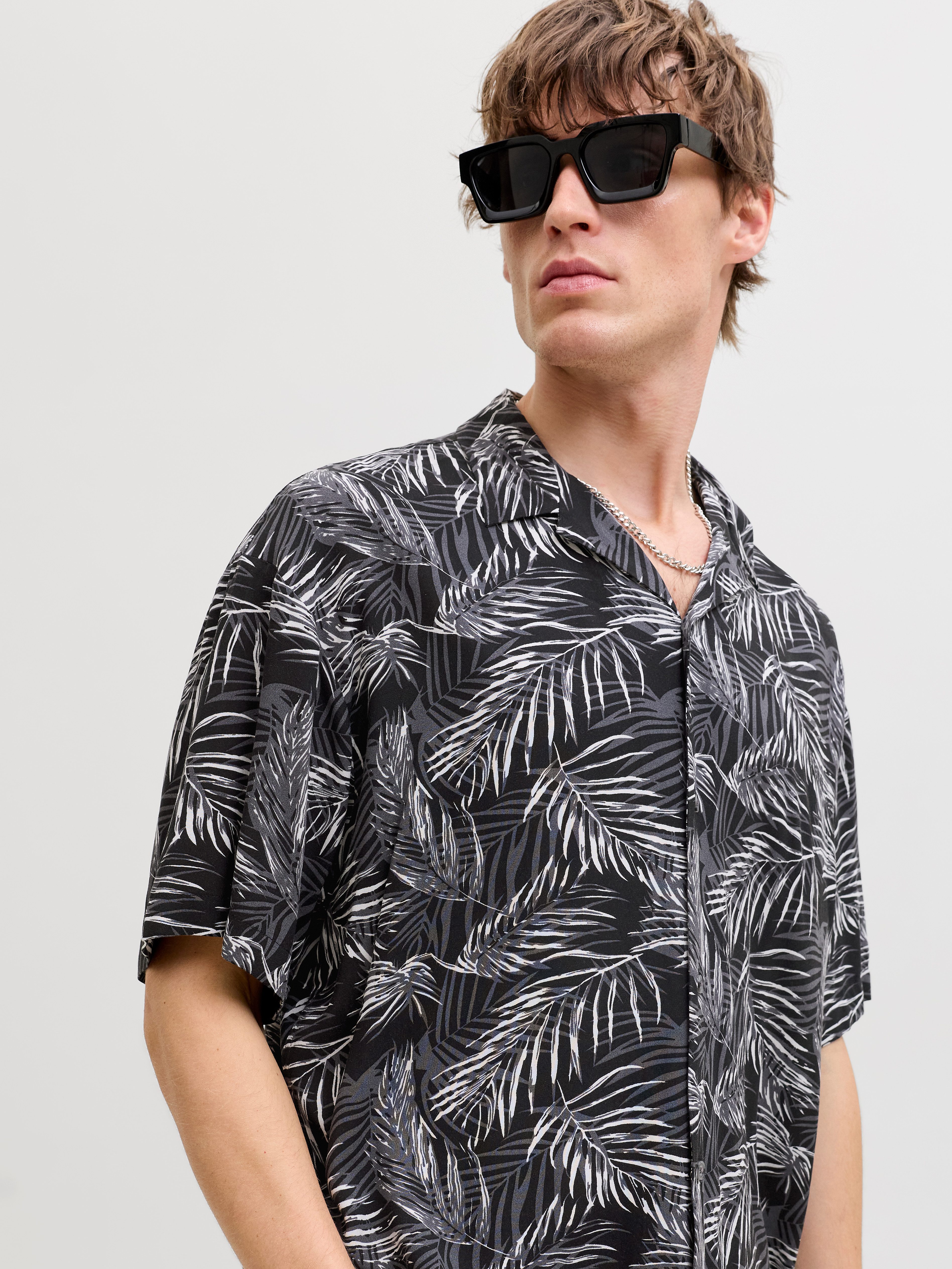 Jack & Jones Kurzarmhemd JJEJEFF RESORT AOP SHIRT S/S LN