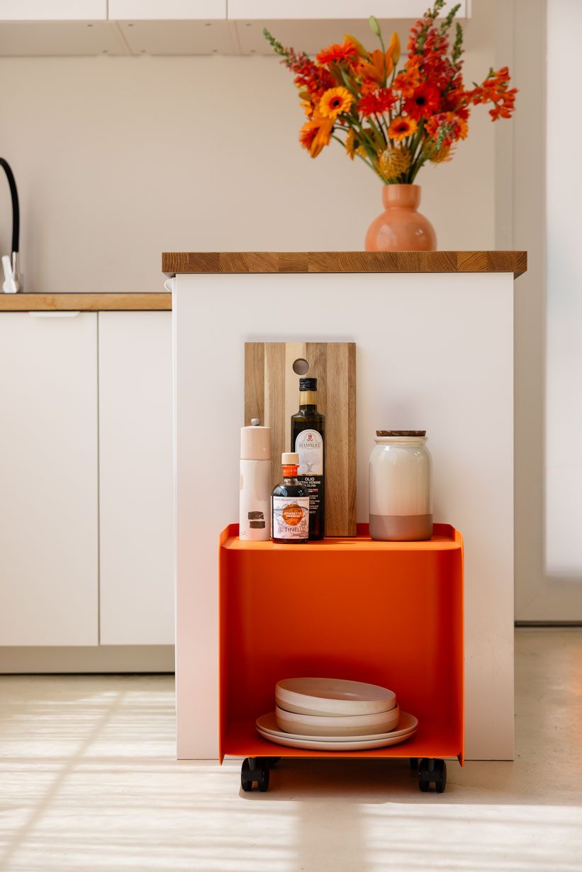 Metallbude Rollcontainer JUNO, variabel nutzbar als Beistelltisch, Nachttisch oder Organizer