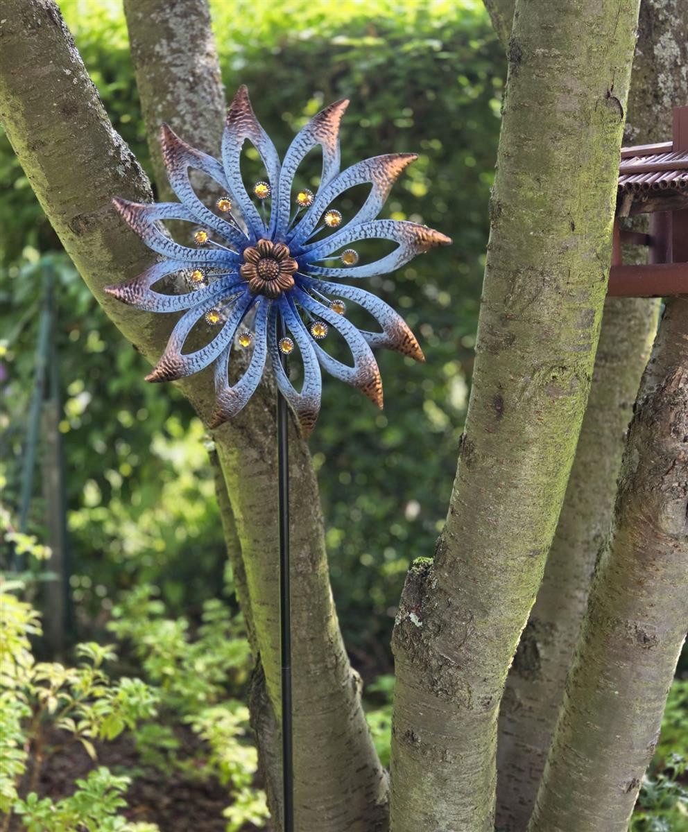 Geschenkestadl Deko-Windrad Elegantes Windrad aus Metall bewegter Blickfang für Garten Terrasse (Set, einfache Monatage, teilmontiert), dekoratives Windrad