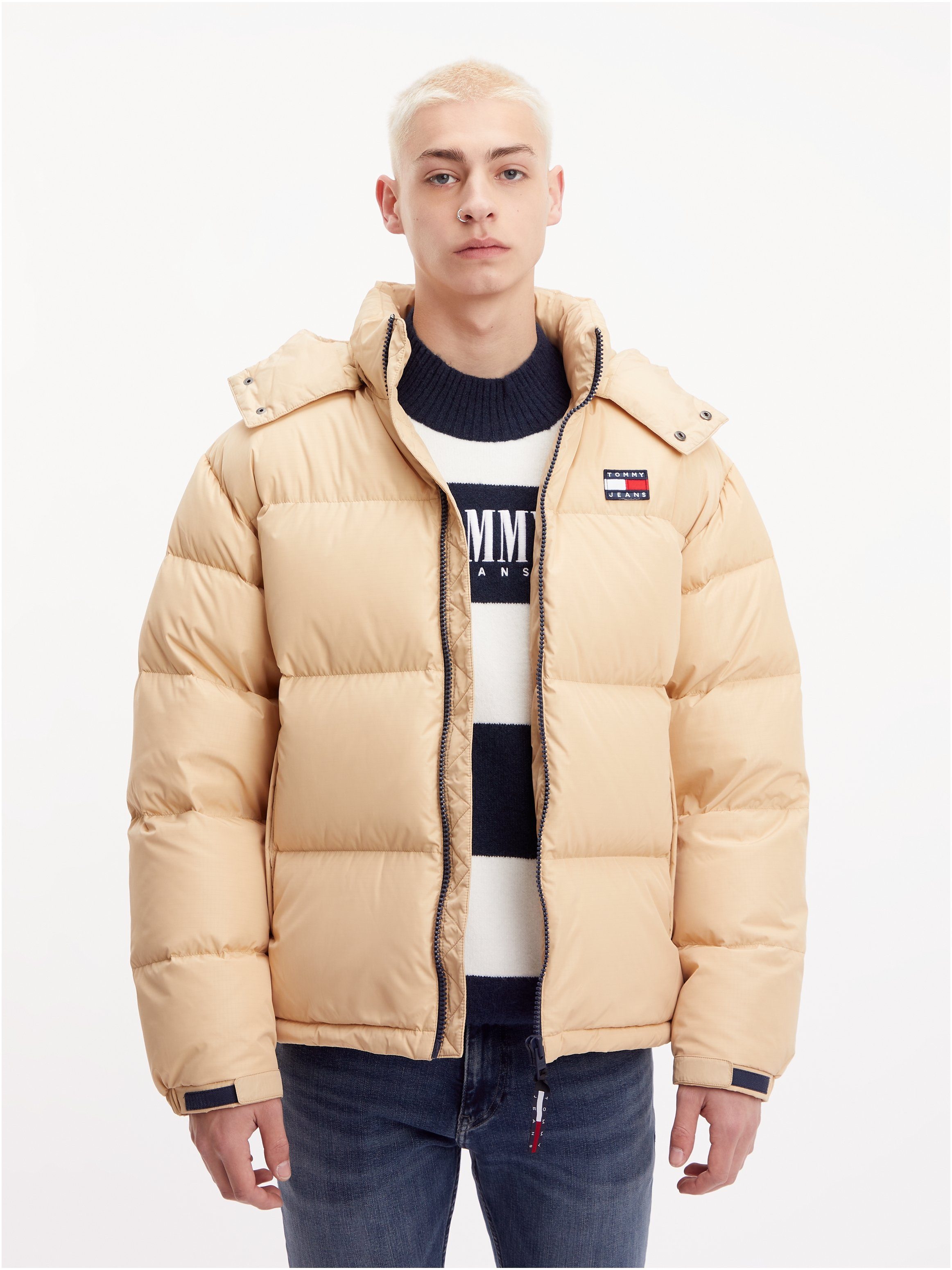 Tommy Jeans Steppjacke TJM ALASKA PUFFER mit Markenlabel Trench