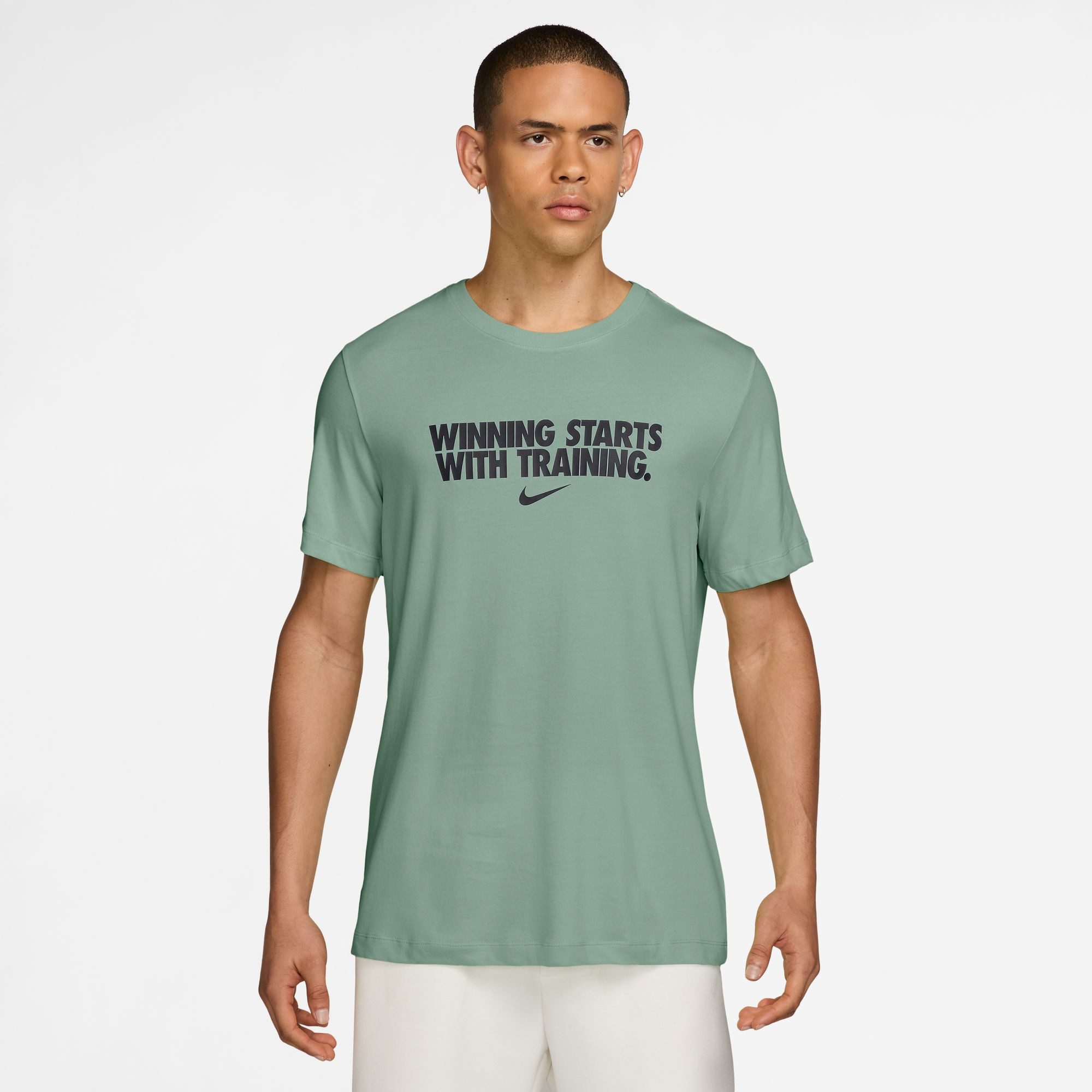 Nike T-Shirt Nike Men's Dri-FIT T-Shirt für Erwachsene, sportlicher Stil, atmungsaktives Material