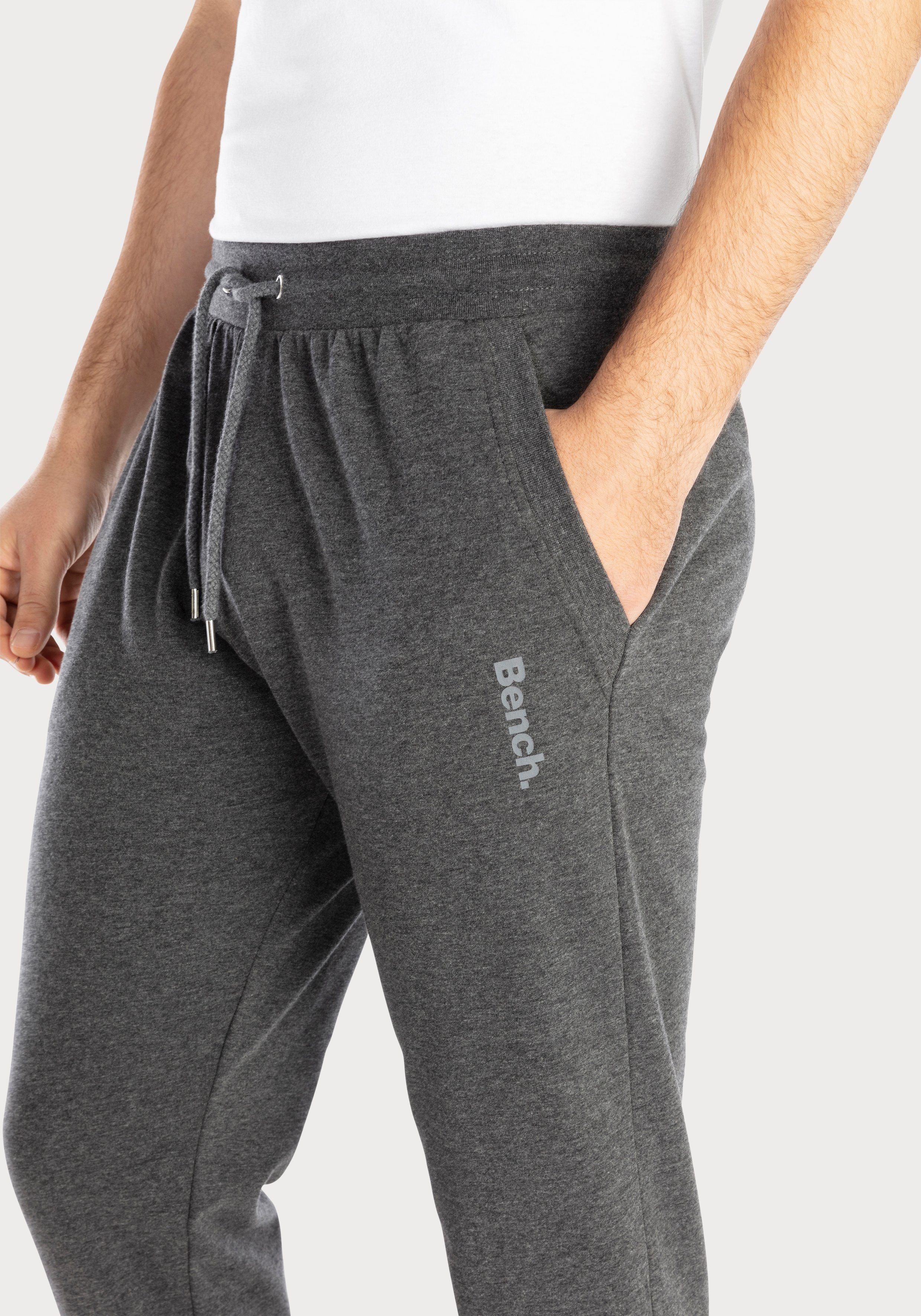 Bench. Loungewear Sweathose Jogginghose mit Kordel, aus Baumwoll-Mix