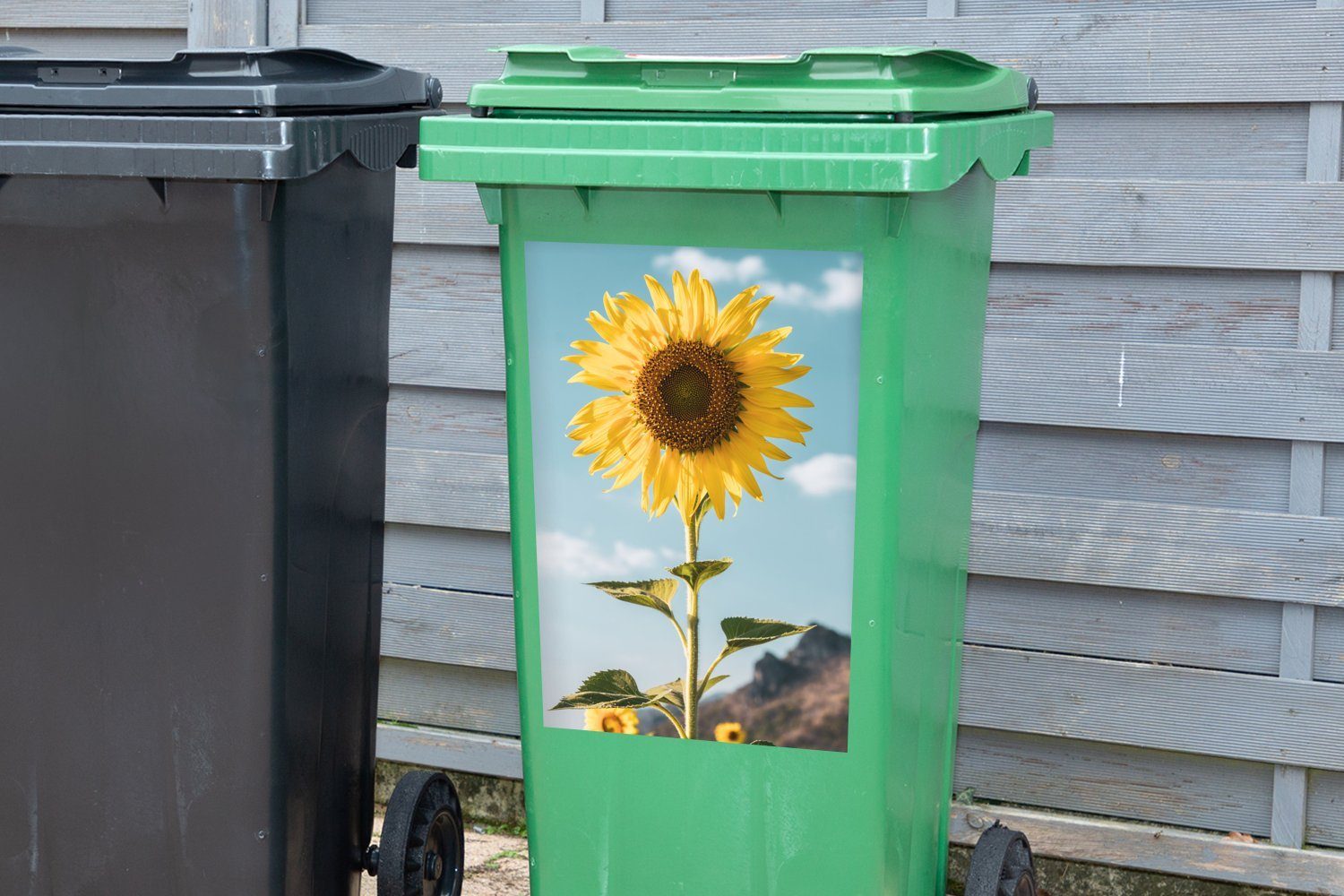 Blumen - St), Sonnenblume Draußen Wandsticker Sticker, - Mülltonne, Container, MuchoWow Abfalbehälter (1 Mülleimer-aufkleber,