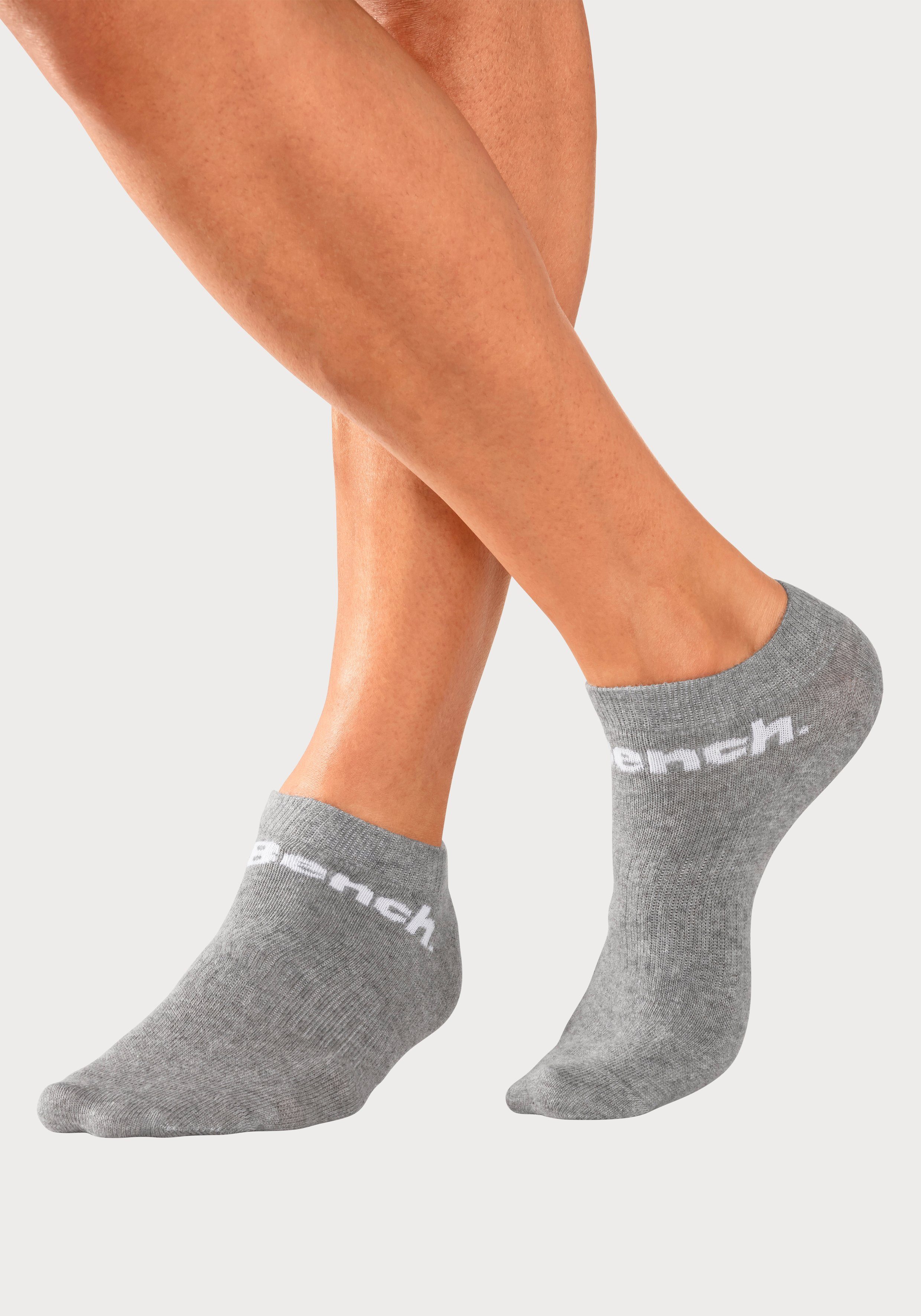 Bench. Sportsocken (Packung, 12-Paar) Sneakersocken mit klassischem Logoschriftzug