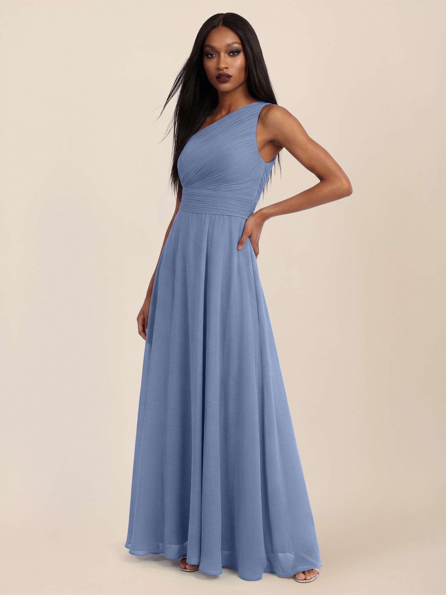Apart Chiffonkleid mit One-Shoulder-Design