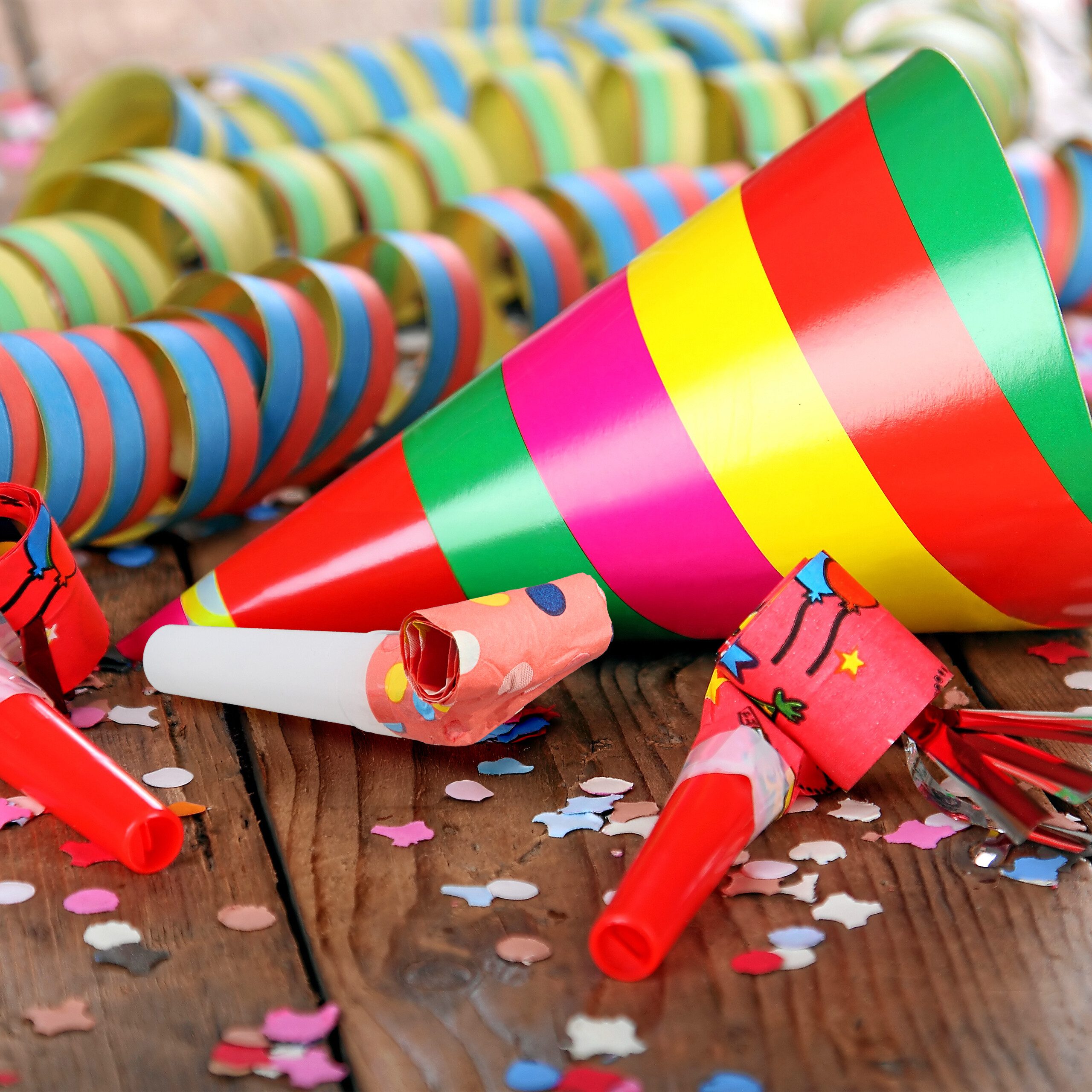 relaxdays Spielzeug-Musikinstrument Partytröten Mix 200er Set, günstig online kaufen