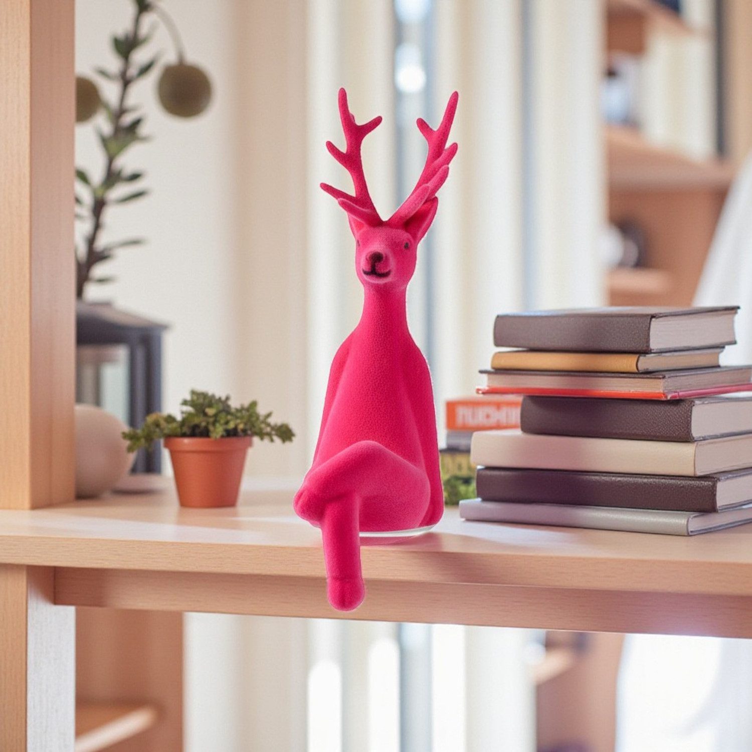 Macosa Home Kantenhocker Rentier 20,5 cm Grau, Pink od. Lila (Dekoration Weihnachtsdeko, Dekofigur modern Weihnachten), Kunststoff beflockt Dekorentier