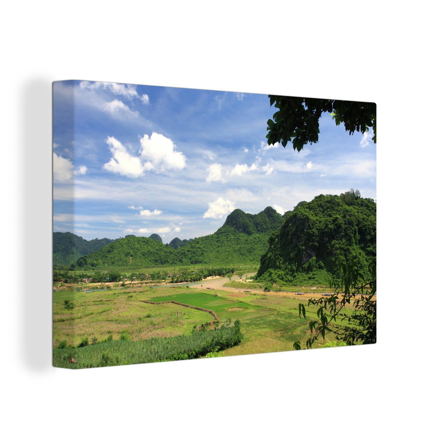 OneMillionCanvasses® Leinwandbild Eine weite Ebene im Bạch Mã-Nationalpark in Vietnam, (1 St), Wandbild Leinwandbilder, Aufhängefertig, Wanddeko, 30x20 cm
